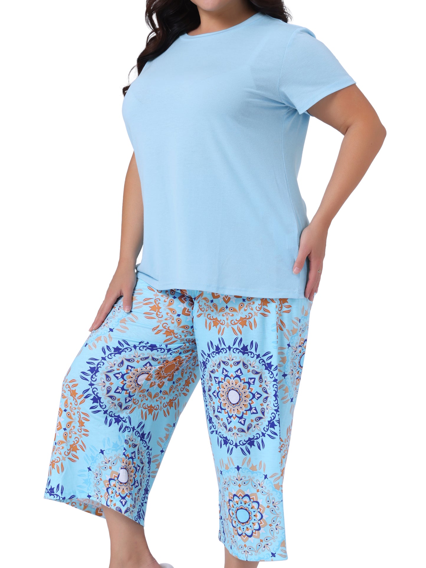 Women's Plus Size Short Sleeve Tops with Capri Pants Two-Piece Pajamas Set