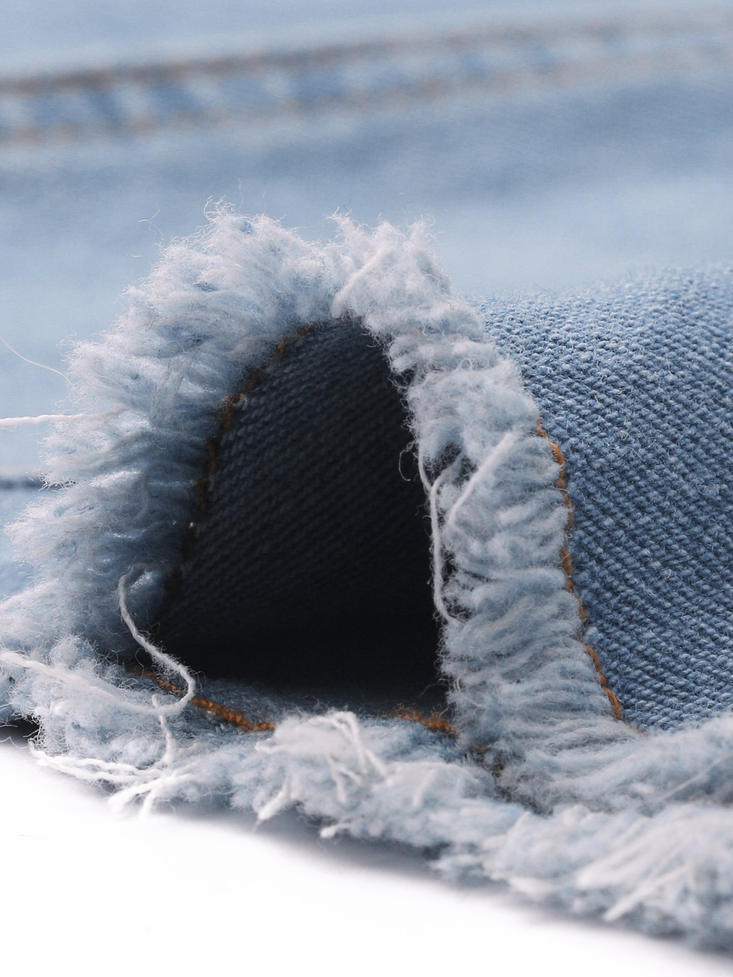 Falda vaquera básica desgastada con cintura alta y dobladillo rasgado para mujer