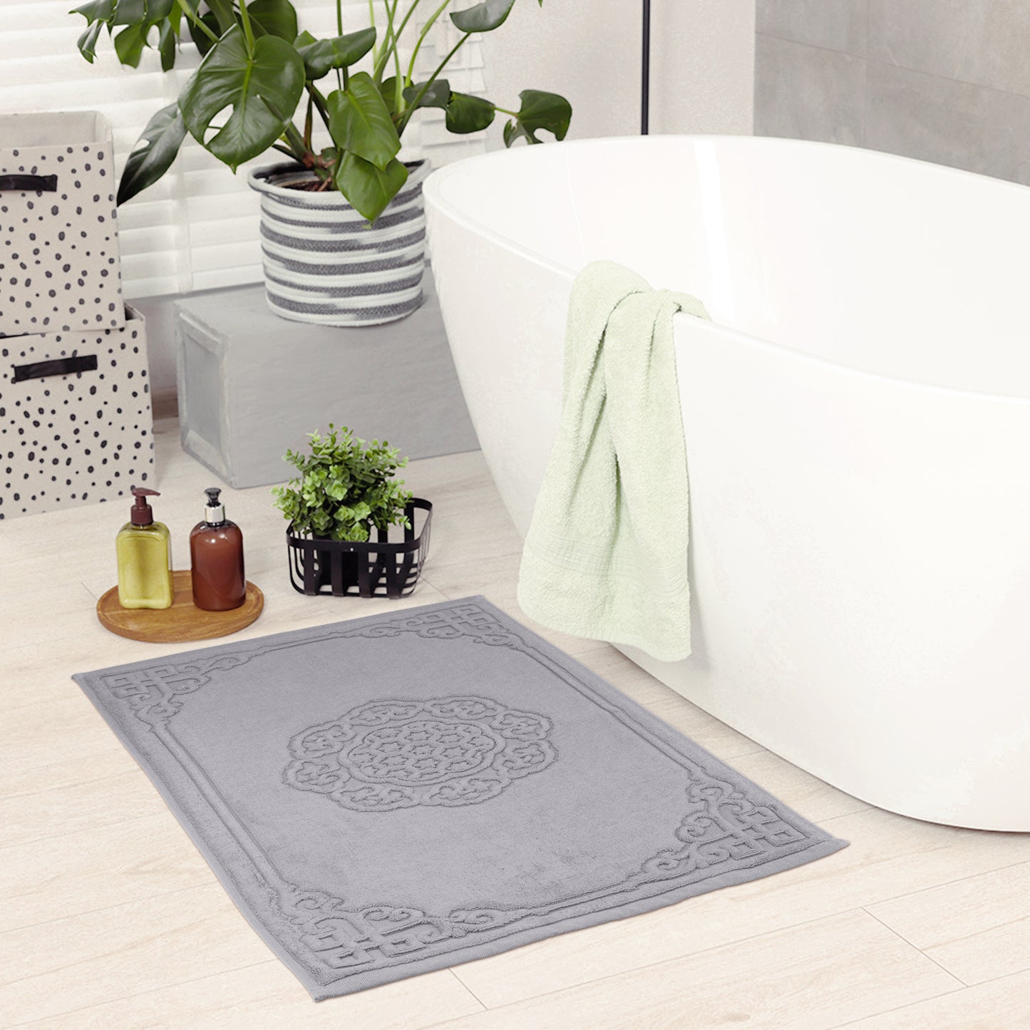 Cotton Rug Bath Mats, Absorbent and Machine Washable Shower Bathroom Floor Towel