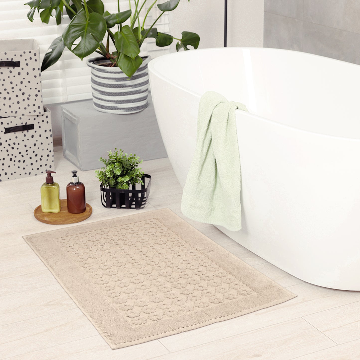 Luxury Bath Rug Towel, Cotton Absorbent Hotel Spa Shower Floor Mat for Bathroom
