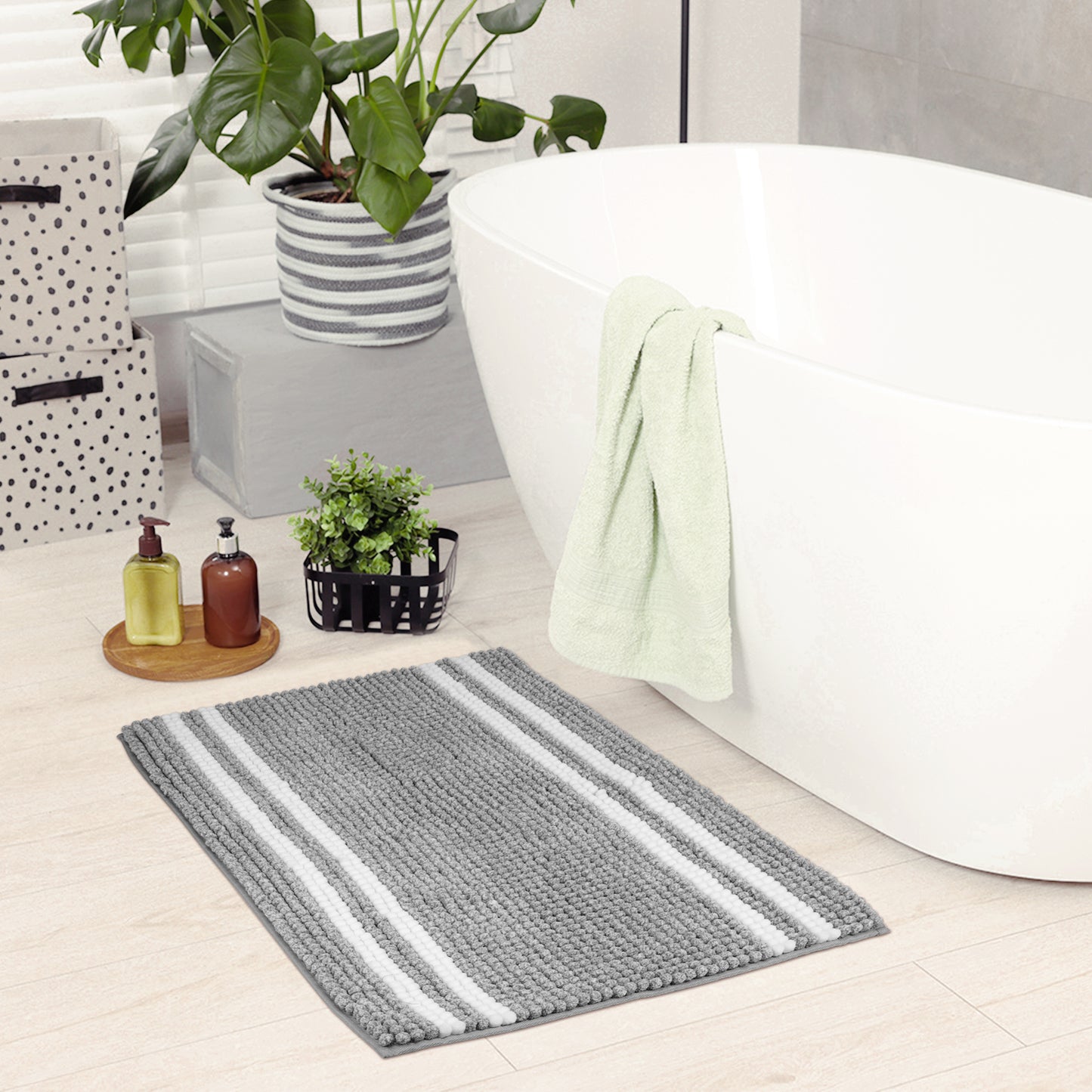 Striped Bathroom Rugs, Soft and Absorbent Fluffy Chenille Bath Rug, Non Slip Bath Mats