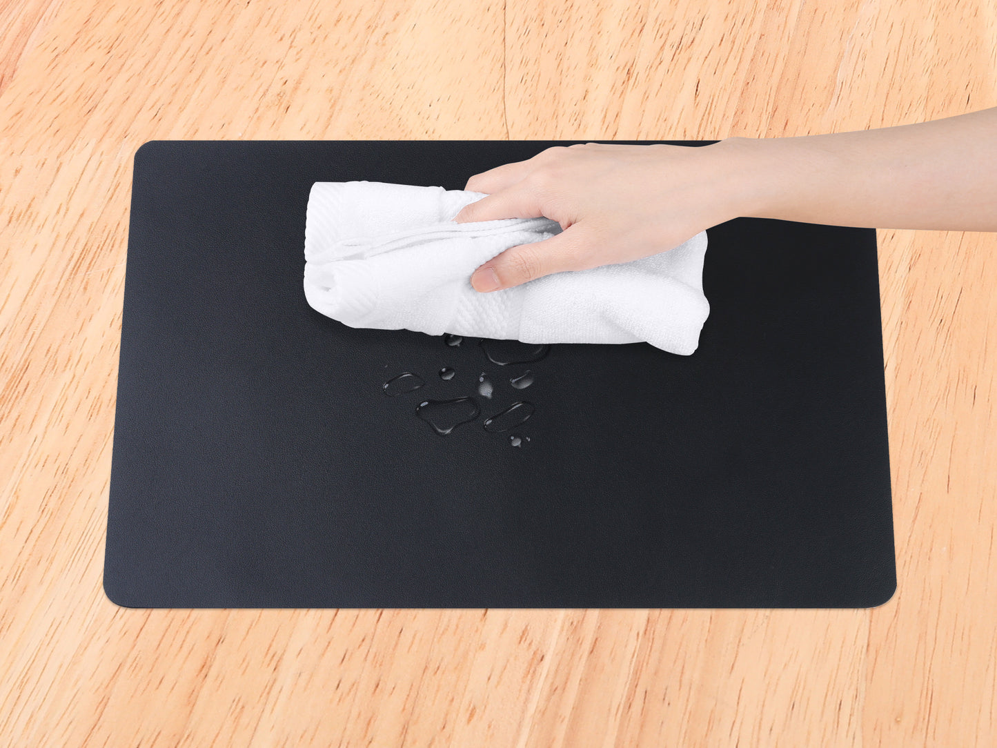 Placemats Set of 6 Faux Leather for Kitchen Dining Table Decor Washable Heat Resistant 17*12in
