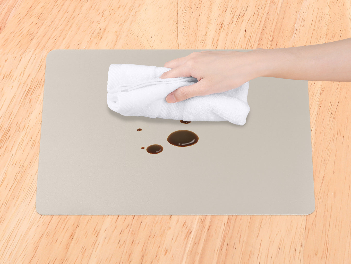 Placemats Set of 6 Faux Leather for Kitchen Dining Table Decor Washable Heat Resistant 17*12in