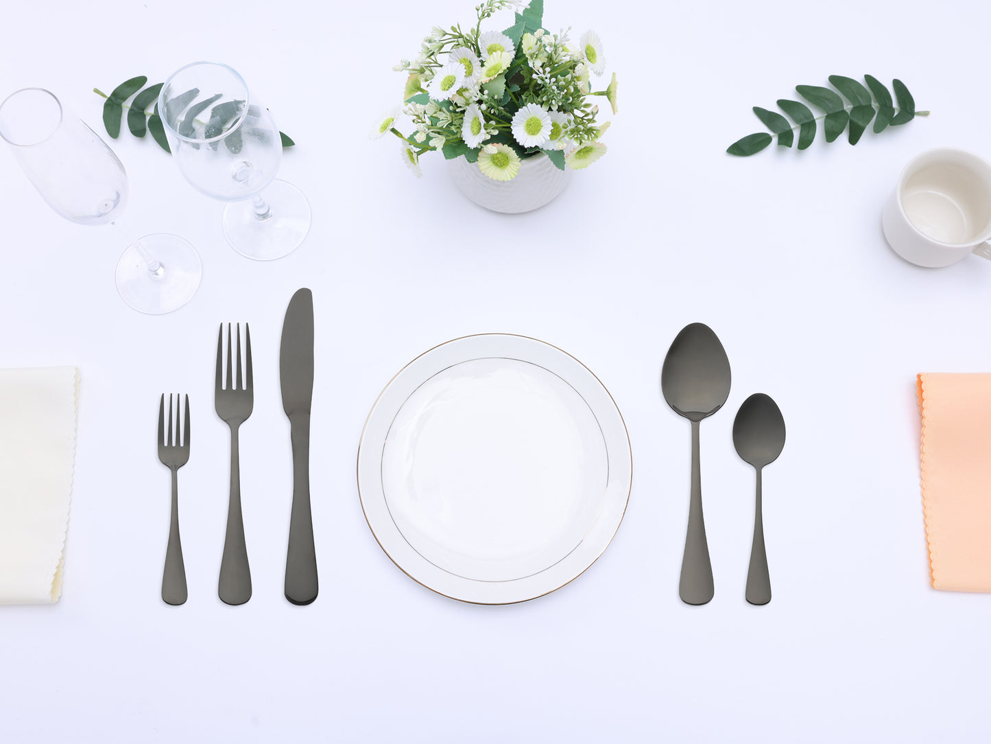 30 Pieces Stainless Steel Flatware Set Mirror Polished Cutlery with Spoons Forks Kitchen Tableware
