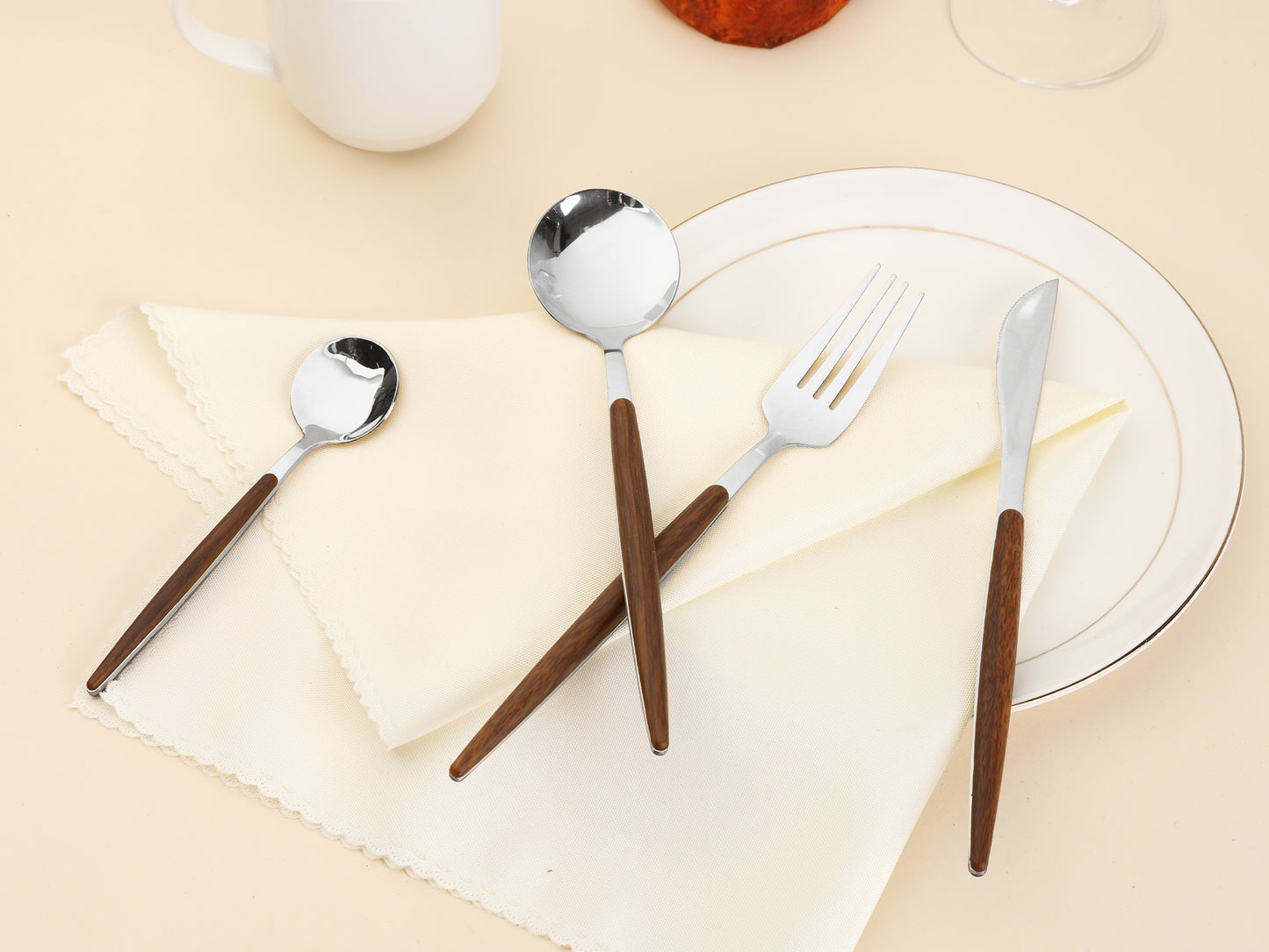 4 Pieces Flatware Set, Stainless Steel Silverware Cutlery Set with Spoons and Forks Set