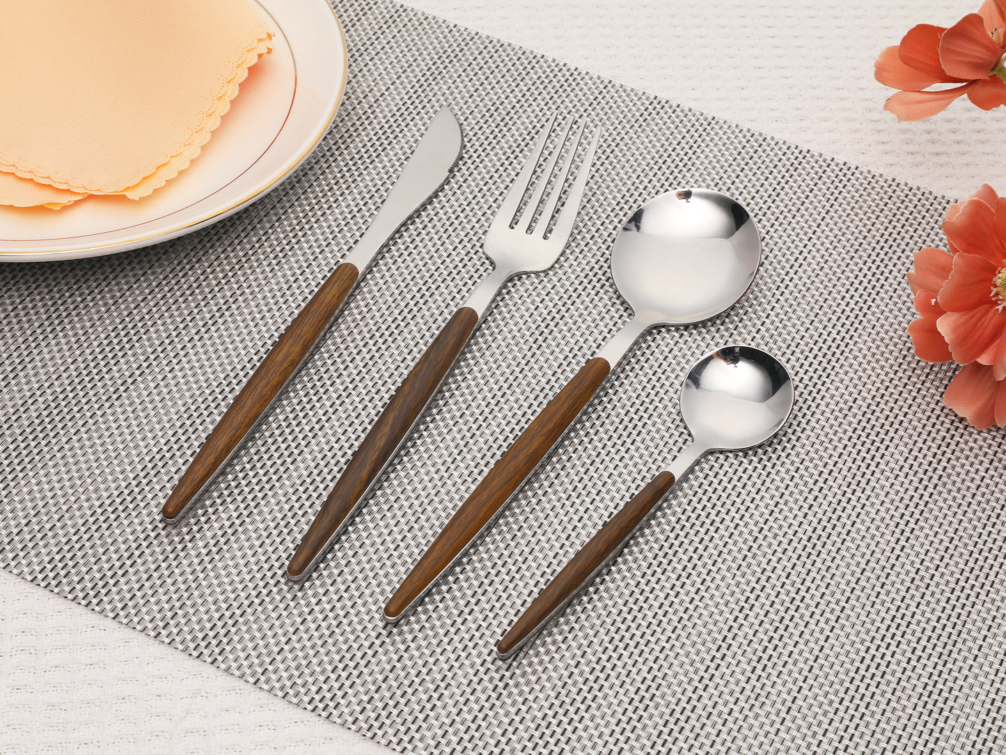 4 Pieces Flatware Set, Stainless Steel Silverware Cutlery Set with Spoons and Forks Set