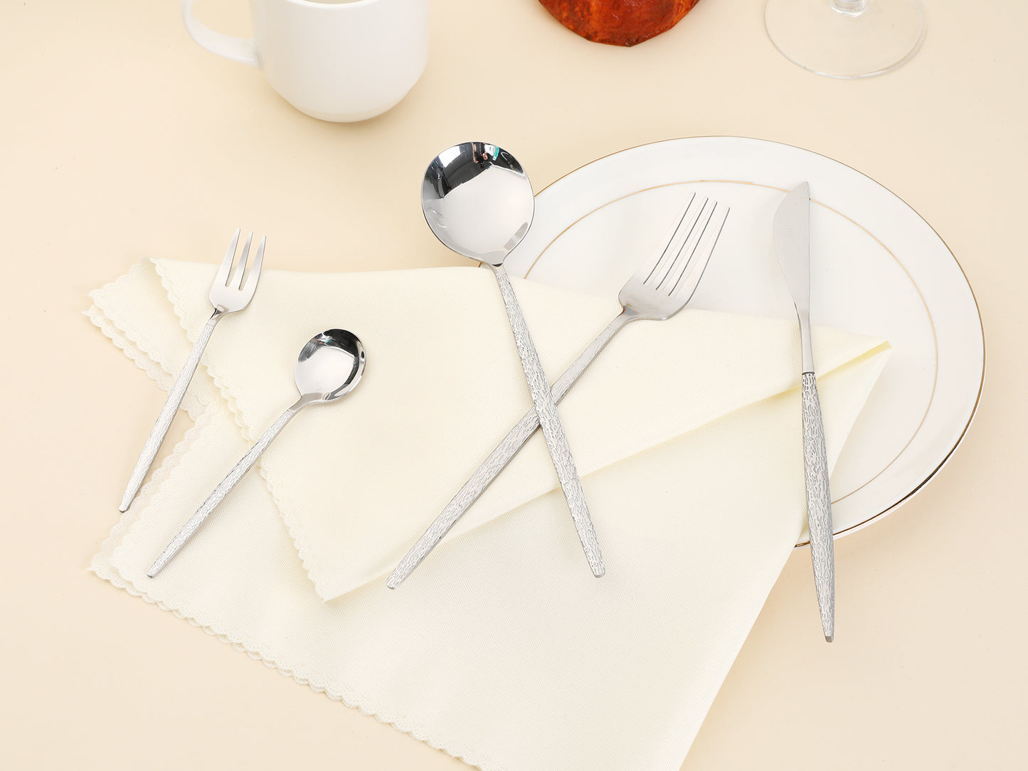 20 Pieces Silverware Set, Stainless Steel Flatware with Knife, Spoons and Forks Set