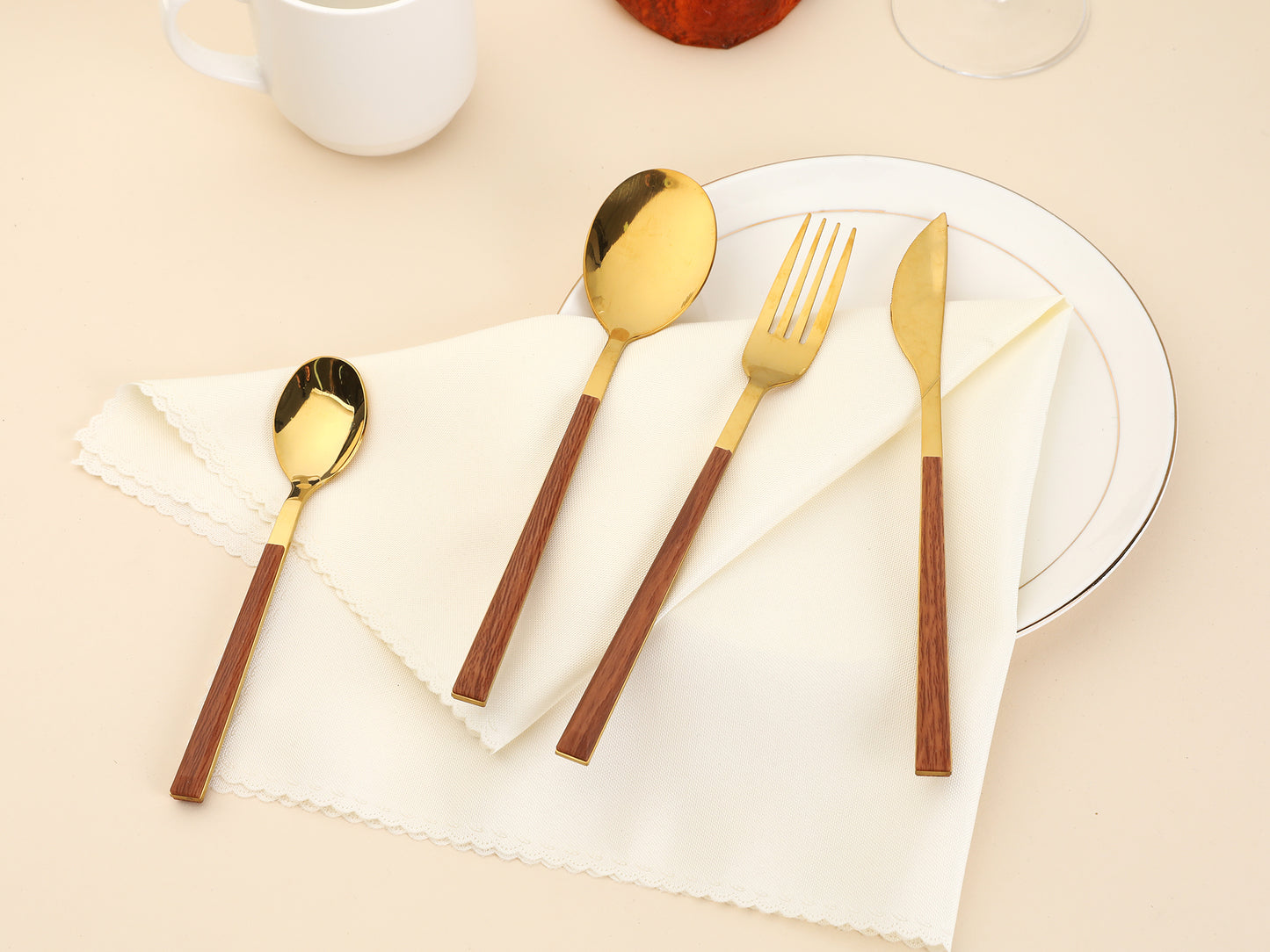 16 Pieces Silverware Set, Stainless Steel Flatware with Knife, Spoons and Forks