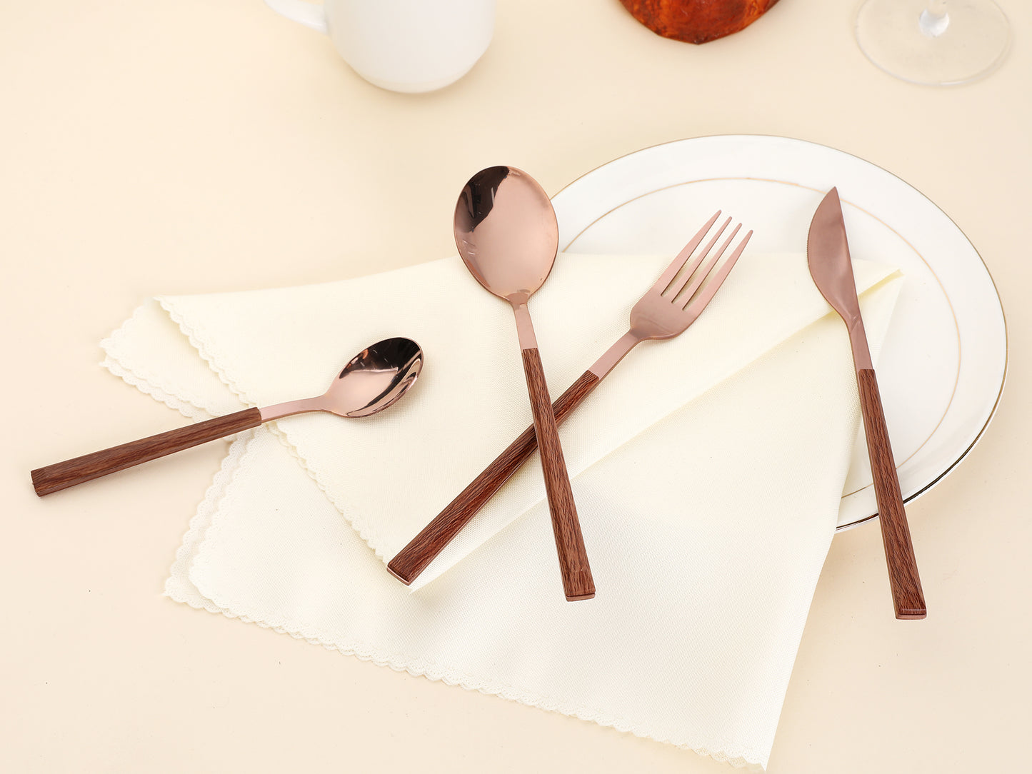 16 Pieces Silverware Set, Stainless Steel Flatware with Knife, Spoons and Forks