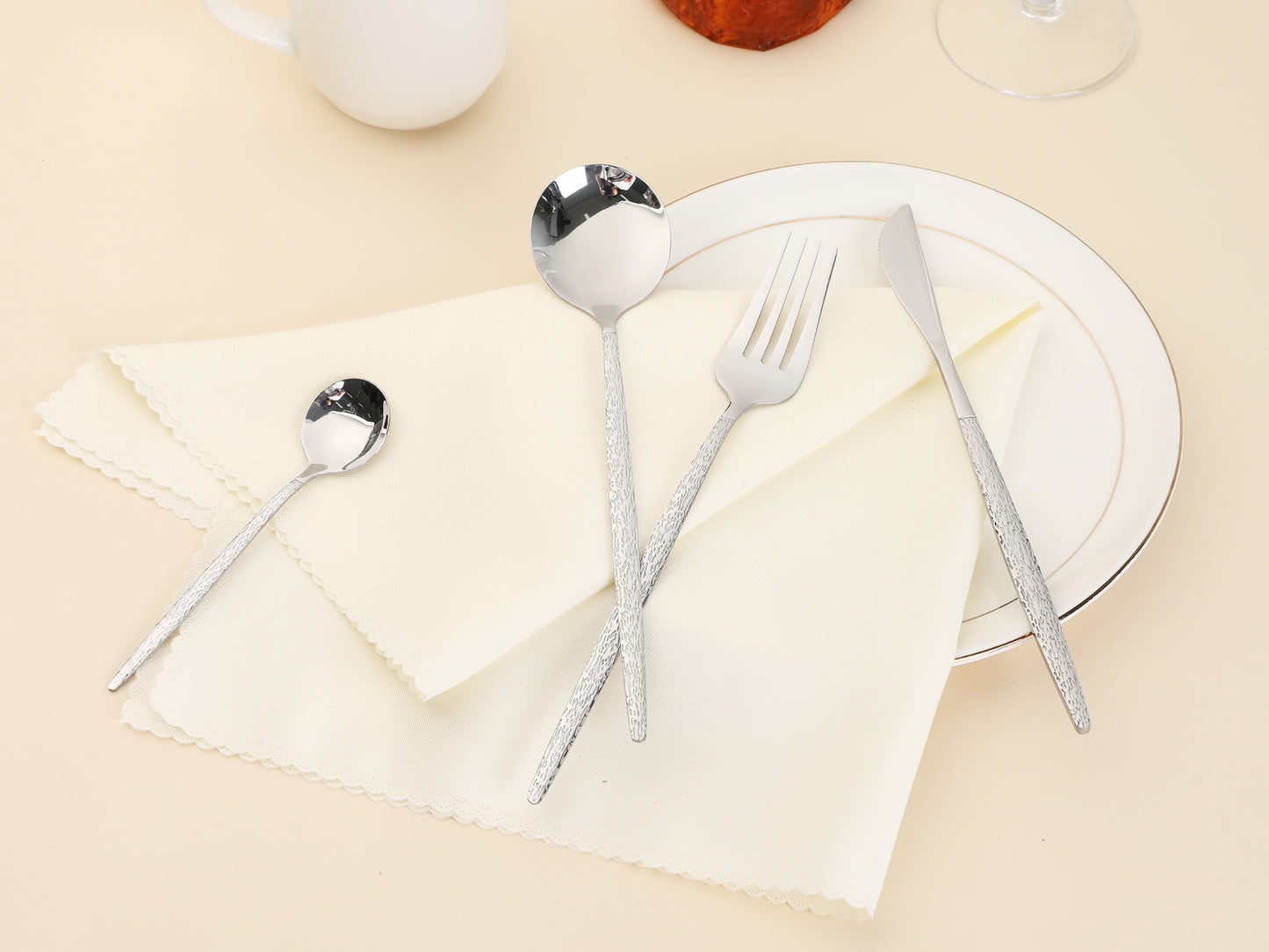24 Pieces Silverware Set, Stainless Steel Flatware with Knife, Spoons and Fork