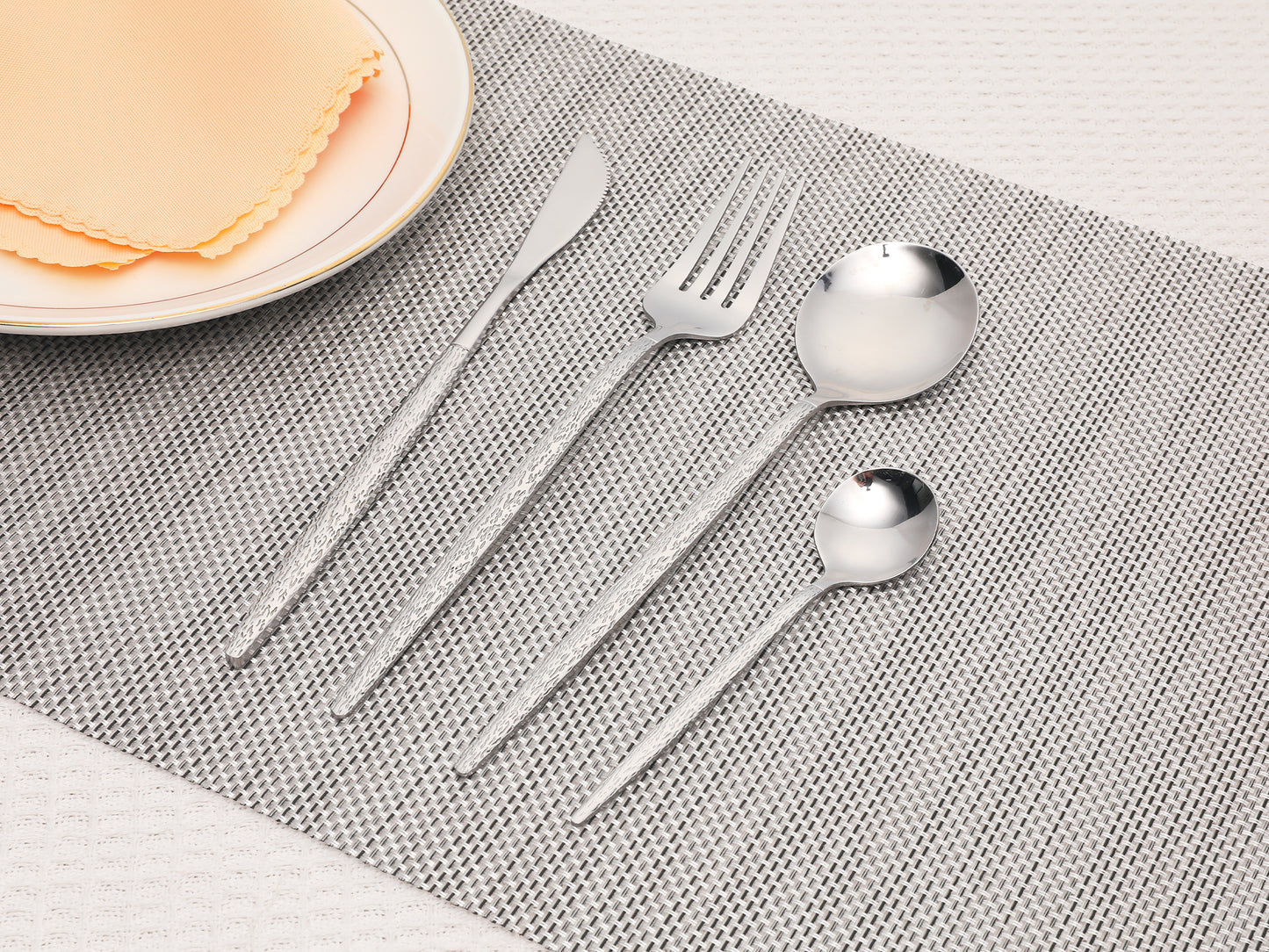 24 Pieces Silverware Set, Stainless Steel Flatware with Knife, Spoons and Fork