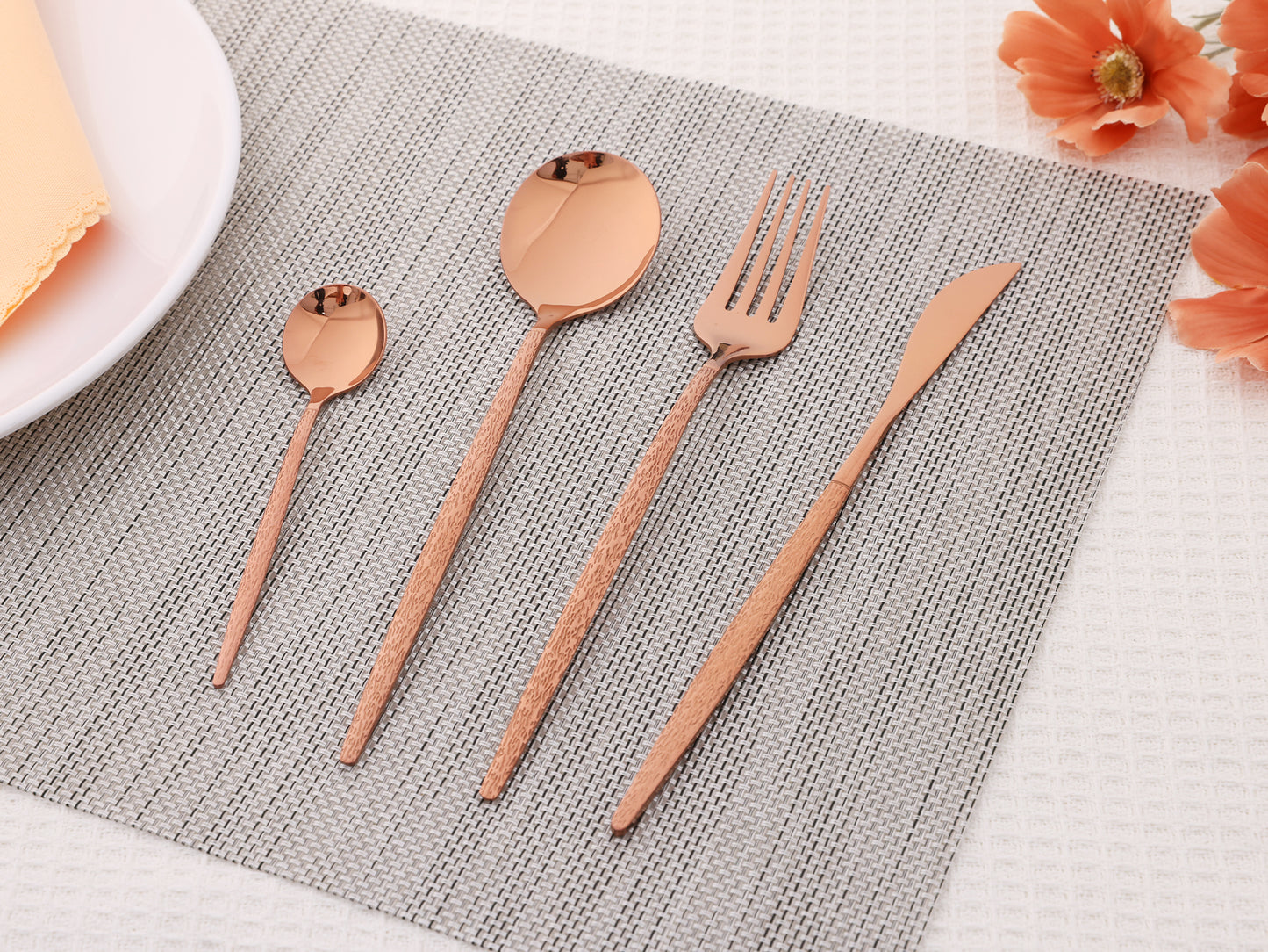 24 Pieces Silverware Set, Stainless Steel Flatware with Knife, Spoons and Fork