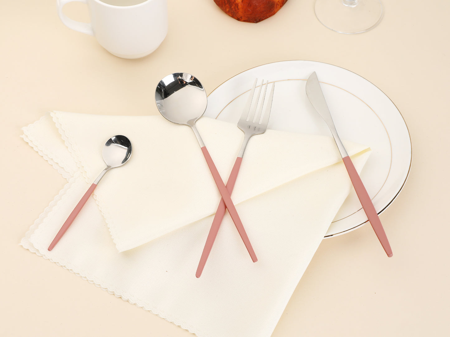 4 Pieces Silverware Set, Stainless Steel Flatware with Spoons and Forks Set