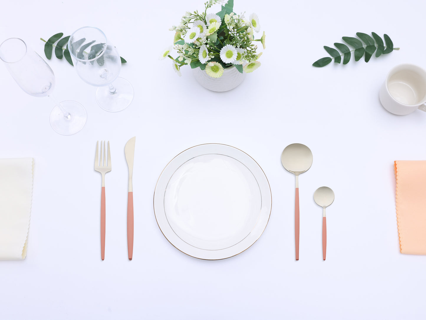 4 Pieces Silverware Set, Stainless Steel Flatware with Spoons and Forks Set