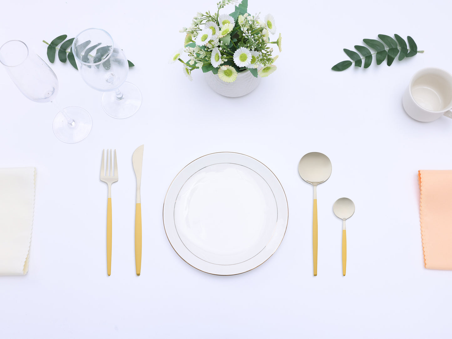 4 Pieces Silverware Set, Stainless Steel Flatware with Spoons and Forks Set