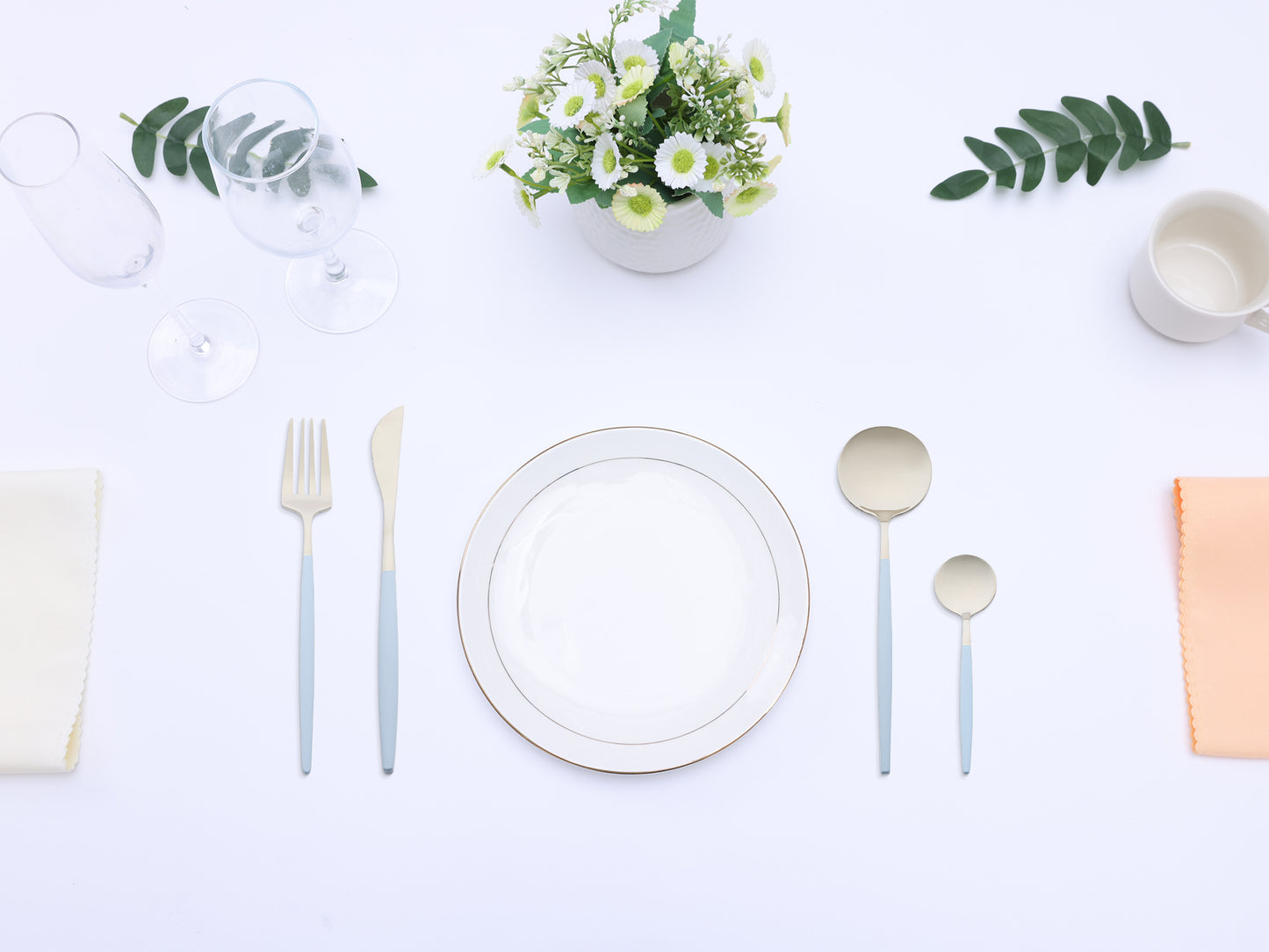 4 Pieces Silverware Set, Stainless Steel Flatware with Spoons and Forks Set