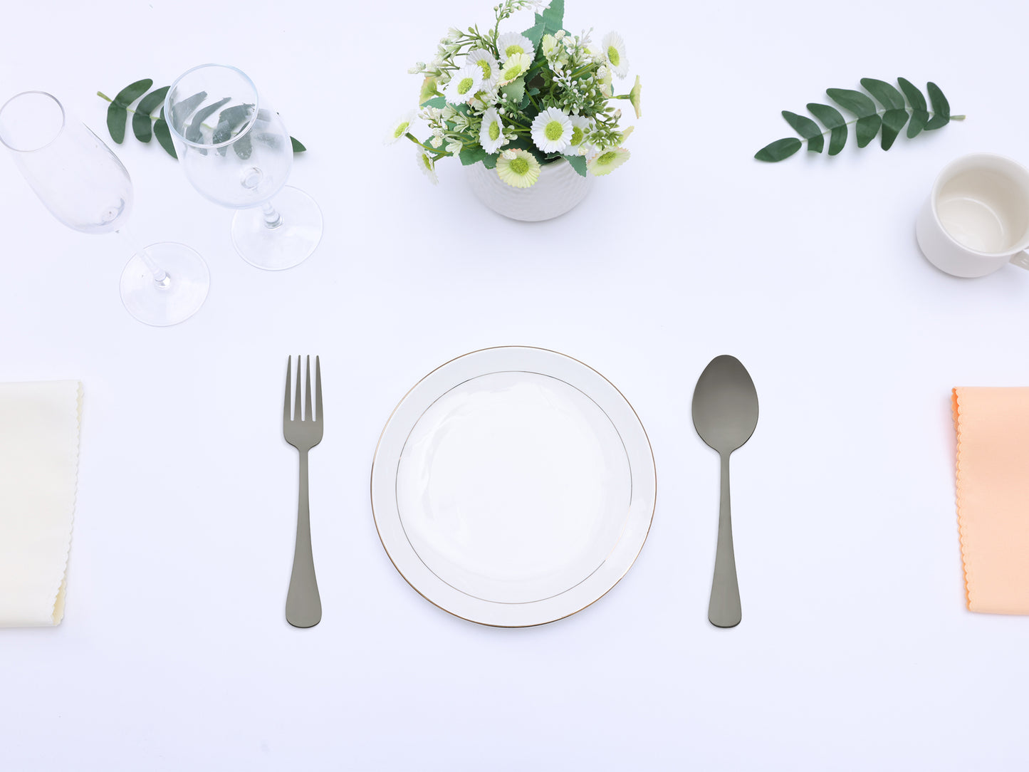 12 Pieces Silverware Set, Stainless Steel Flatware with Spoons and Forks Sets