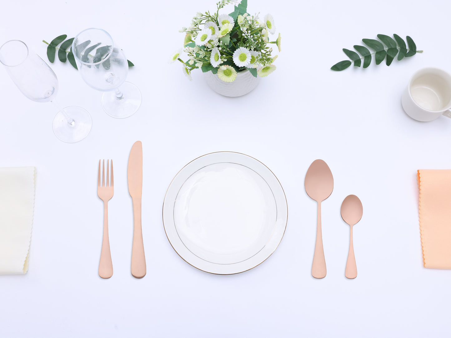 24 Pieces Silverware Set, Stainless Steel Flatware Set with Supporting Shelf