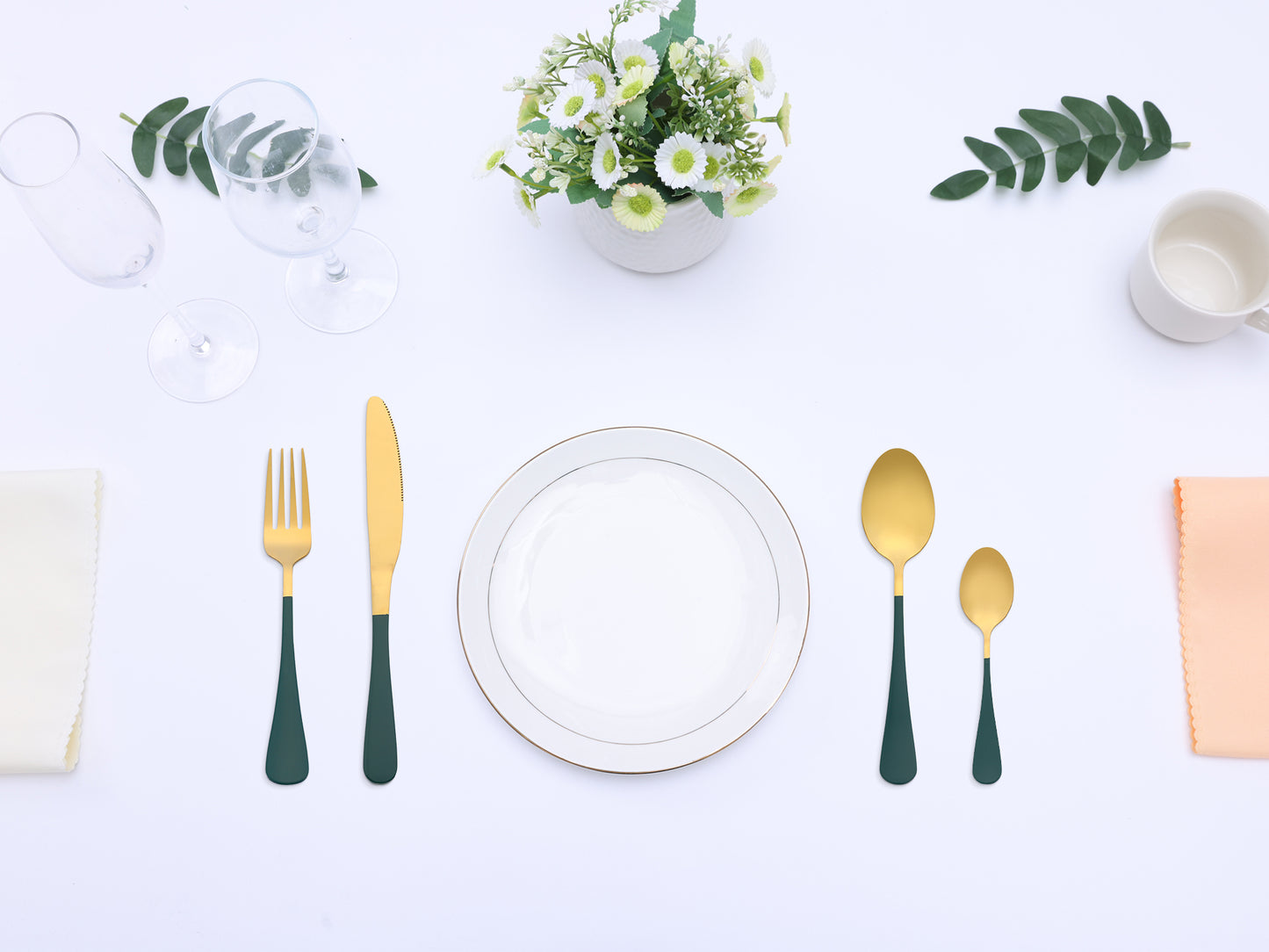 24 Pieces Silverware Set, Stainless Steel Flatware Set with Supporting Shelf