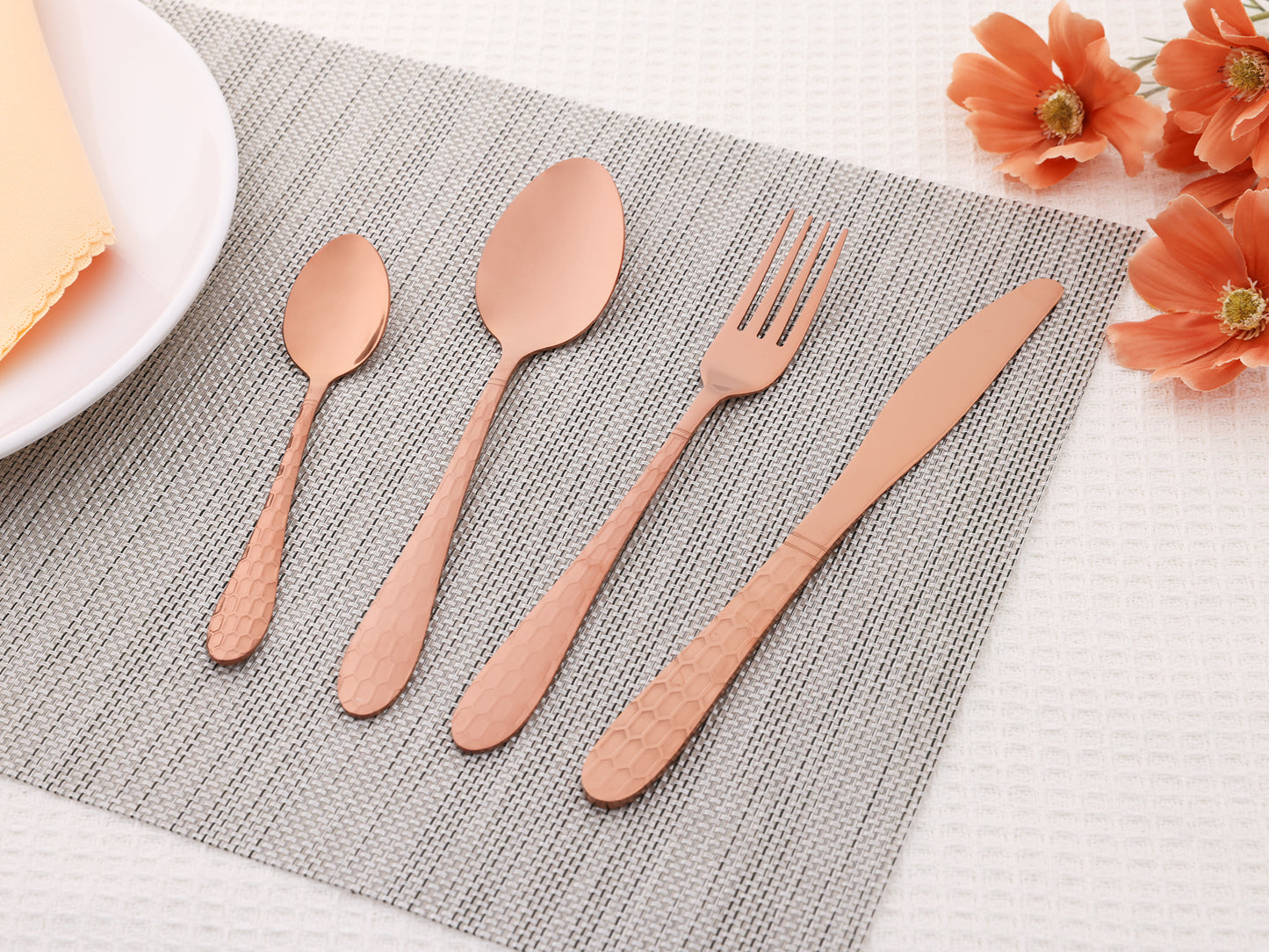 16 Pieces Silverware Set, Stainless Steel Flatware Knives, Spoons and Forks Set