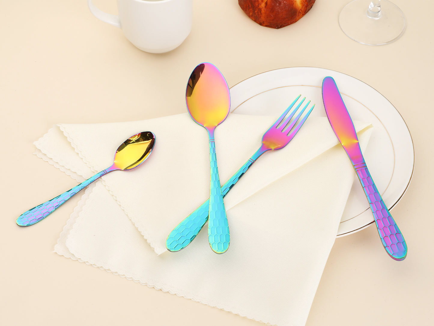 16 Pieces Silverware Set, Stainless Steel Flatware Knives, Spoons and Forks Set