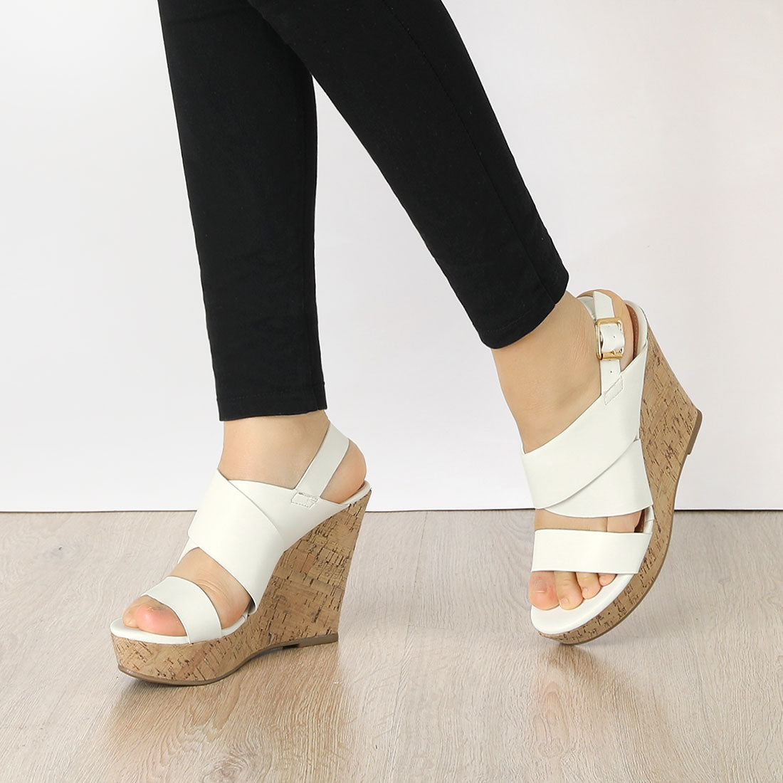 Women's Wood Decoration Strappy Platform Wedge Sandals