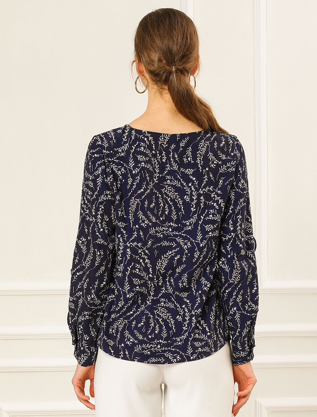 Blusa de encaje de manga larga con cuello en forma de ojo de cerradura y volantes florales para mujer