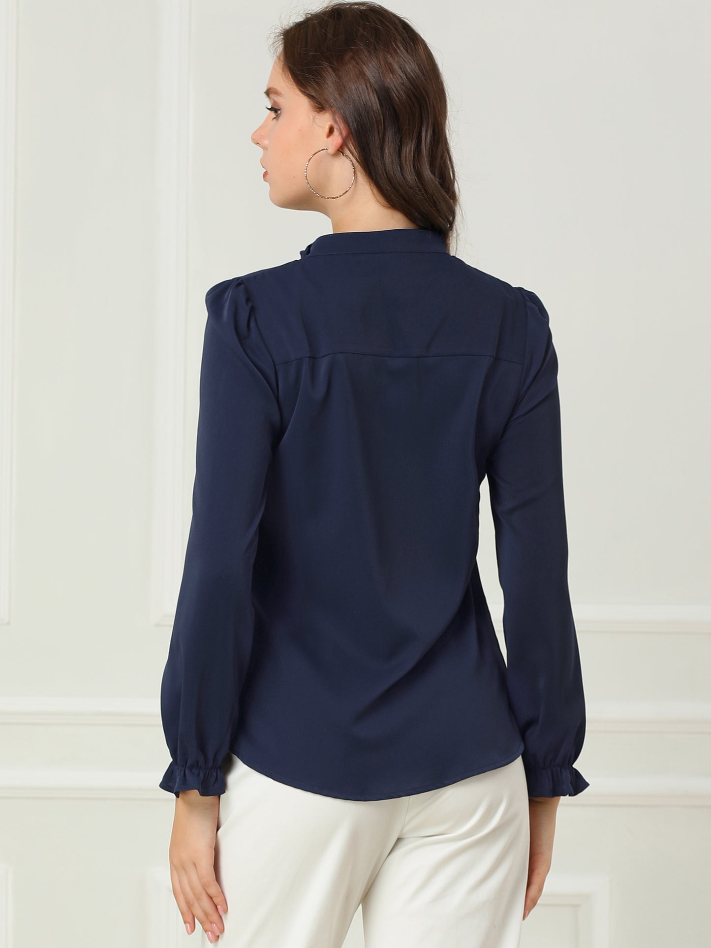 Blusa elegante de gasa con botones y manga larga con cuello con volantes para mujer