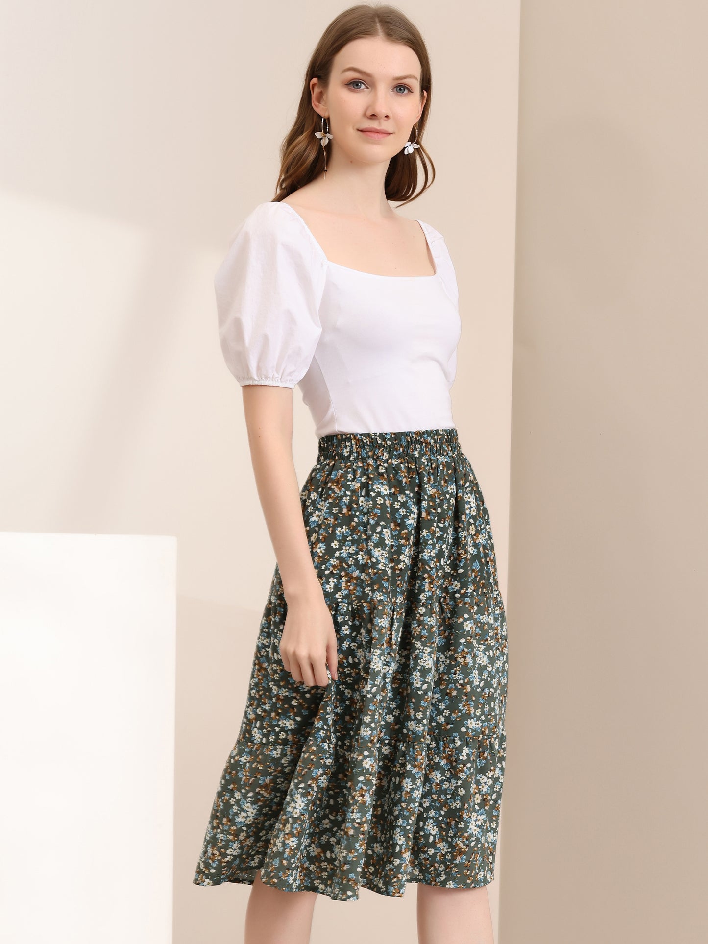 Falda escalonada con dobladillo con volantes, cintura elástica y estampado floral para mujer