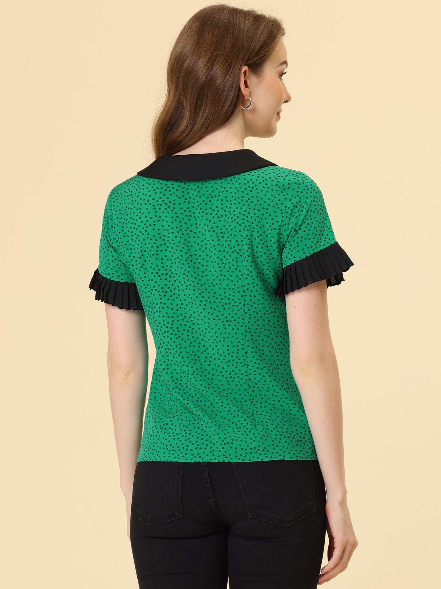 Blusa de manga corta con lunares y cuello de muñeca en contraste para mujer