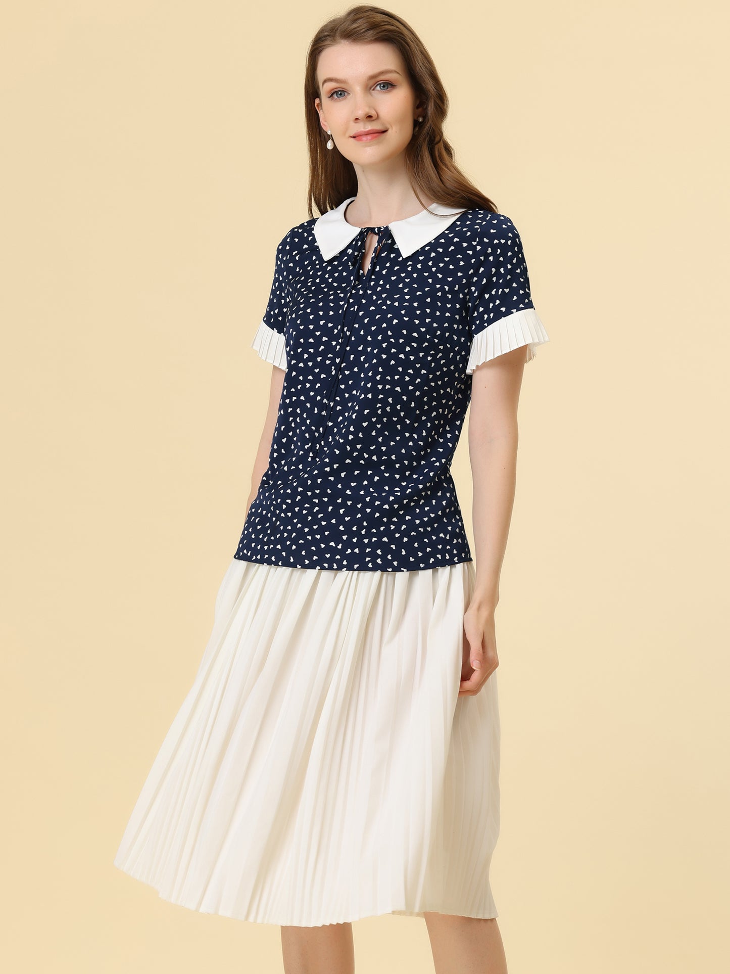 Blusa de manga corta con lunares y cuello de muñeca en contraste para mujer