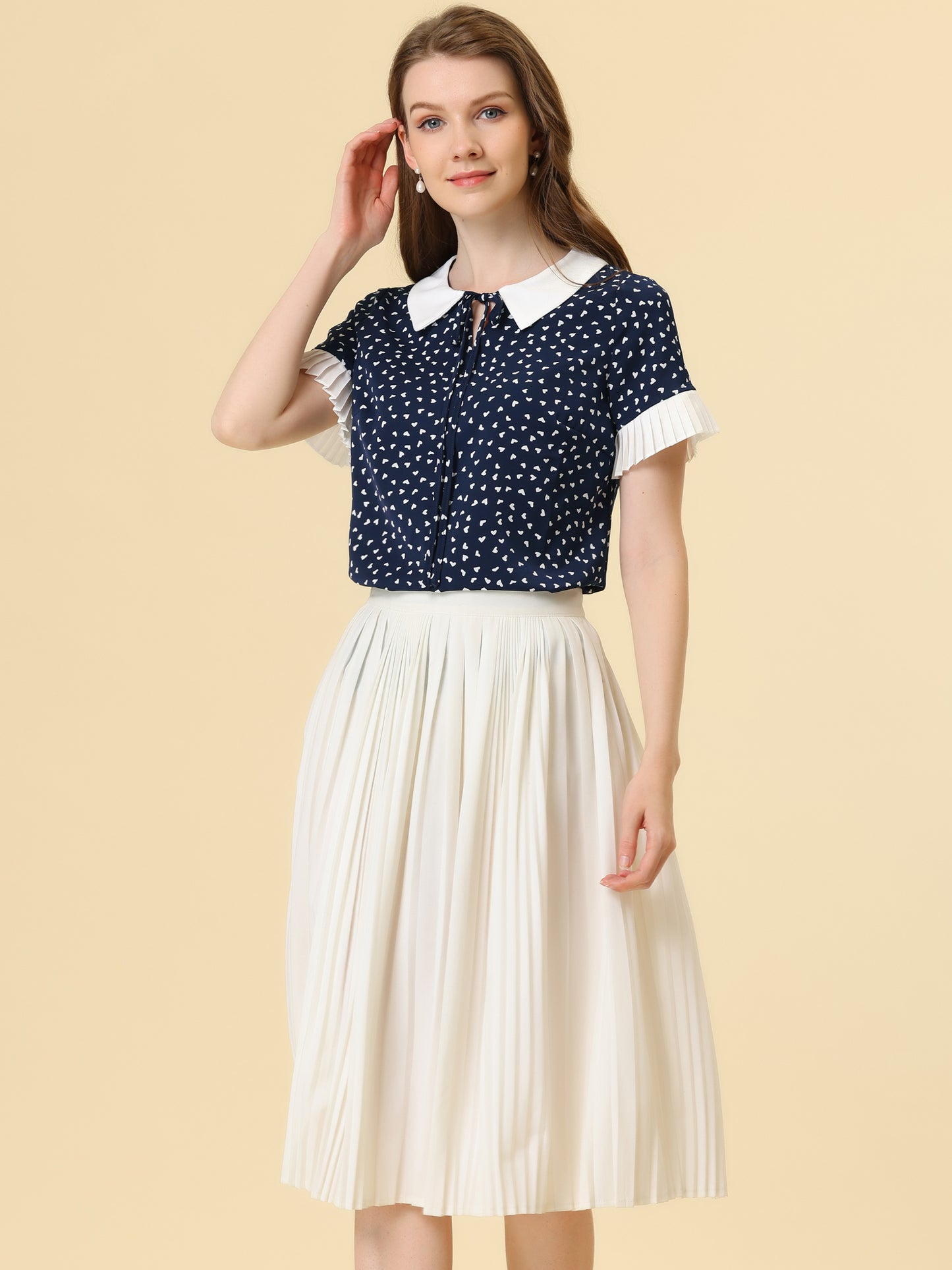 Blusa de manga corta con lunares y cuello de muñeca en contraste para mujer