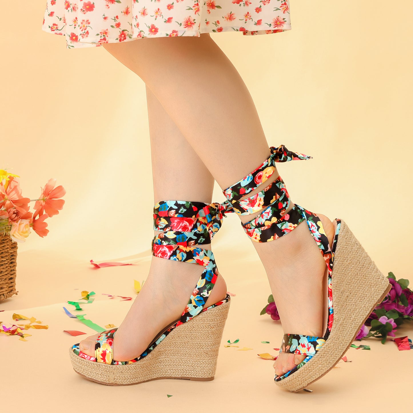 Sandalias de cuña con plataforma y estampado floral para mujer