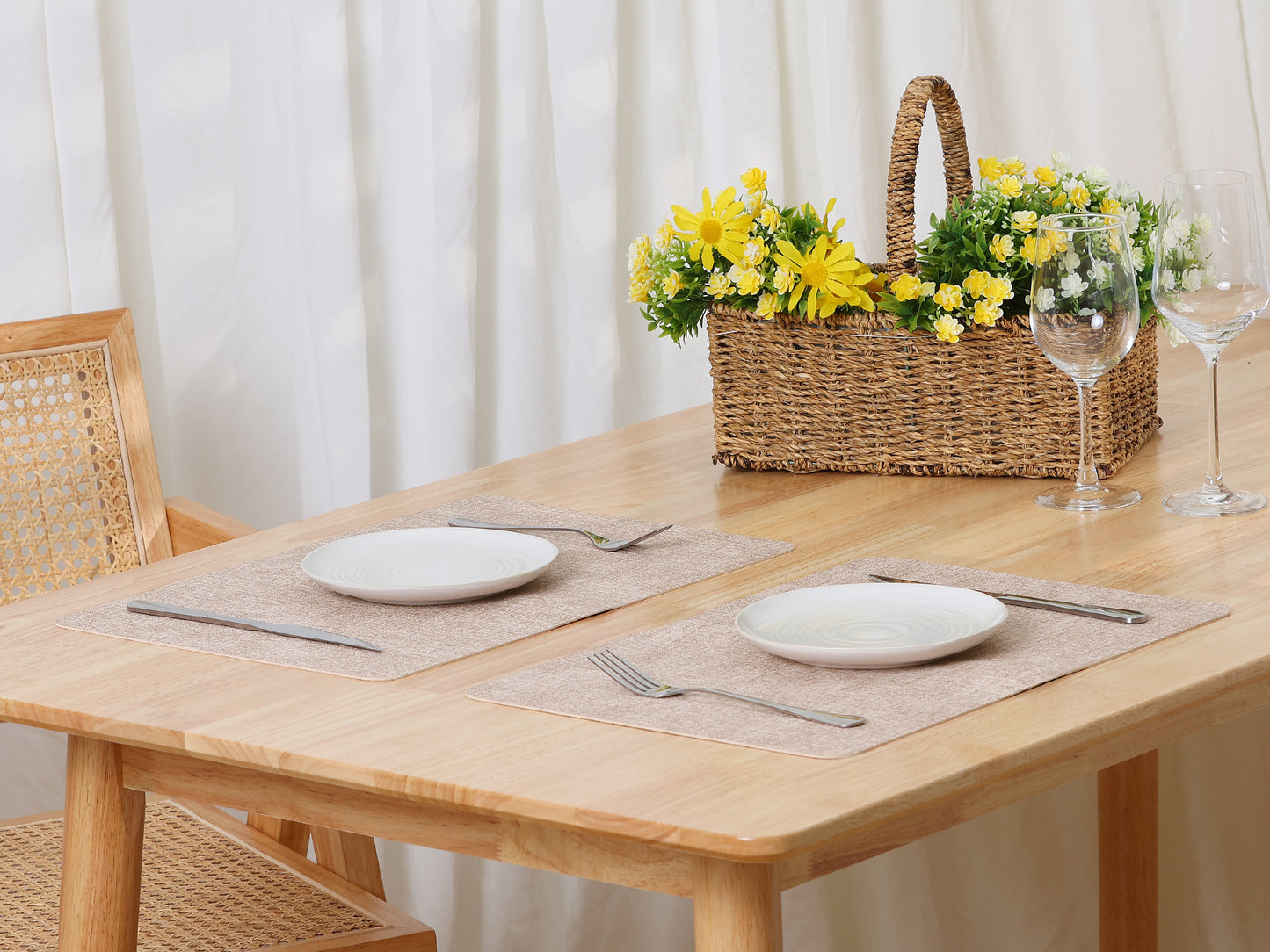 Placemats Set of 6 Faux Leather for Kitchen Dining Table Decor, Easy to Clean 17*12in