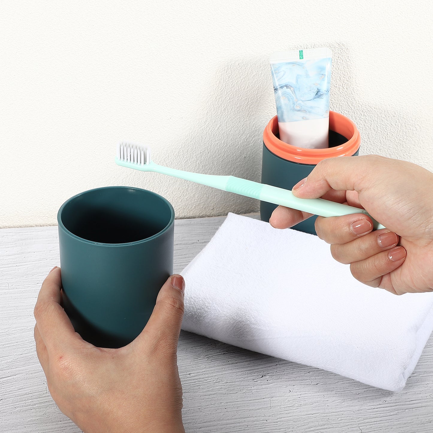 Lightweight Traveling Toothbrush Holders Case, 7.87"x2.87" Green