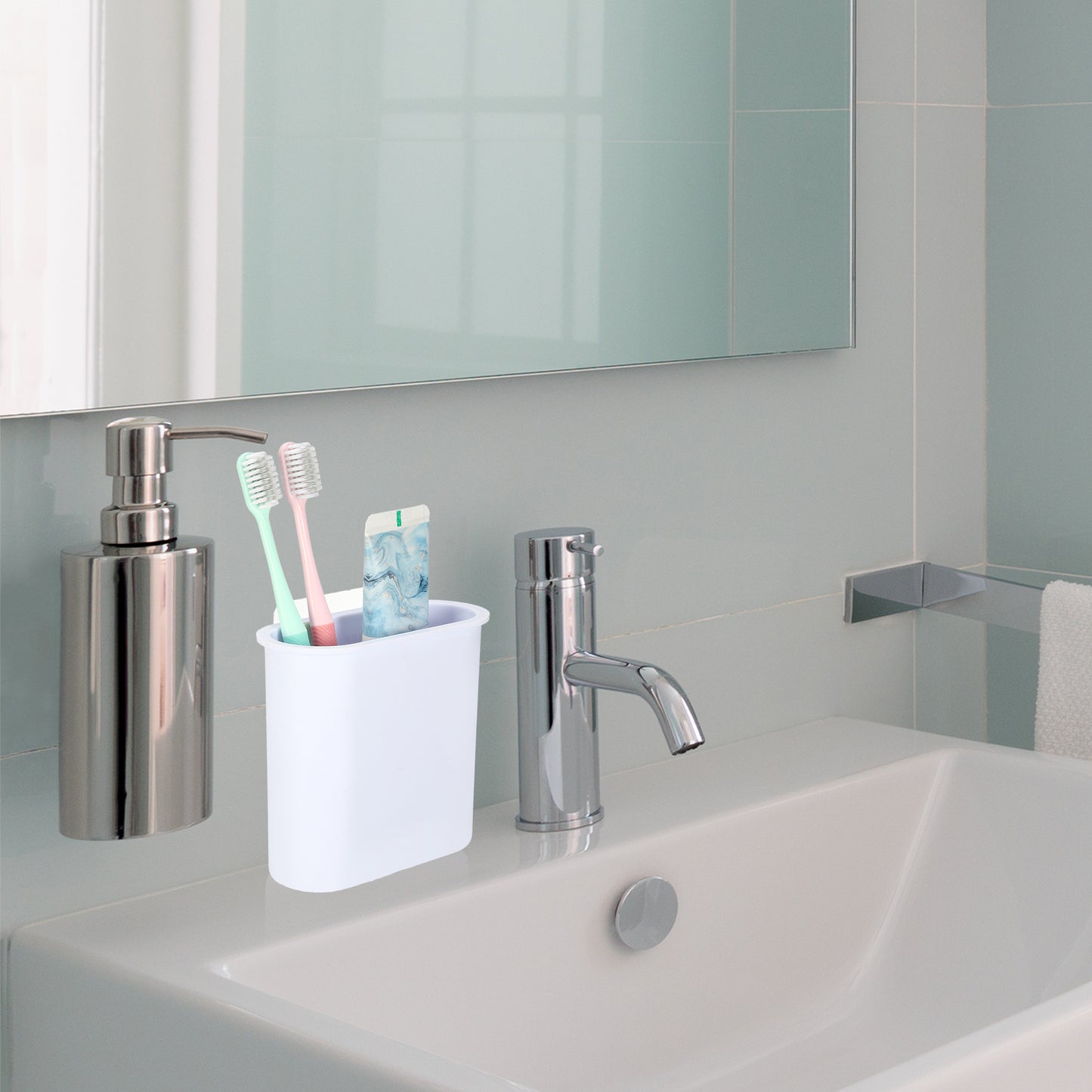 Soporte autoadhesivo de pared para cepillos de dientes, para baño, 12,7 x 5,4 x 10,8 cm, color blanco