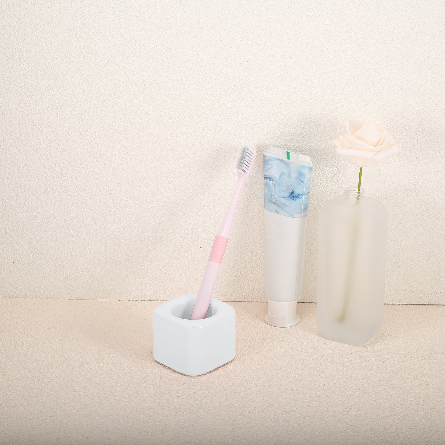 Mini portacepillos de dientes cuadrado de cerámica para baño, 5,7 x 5,7 x 4,4 cm, color blanco