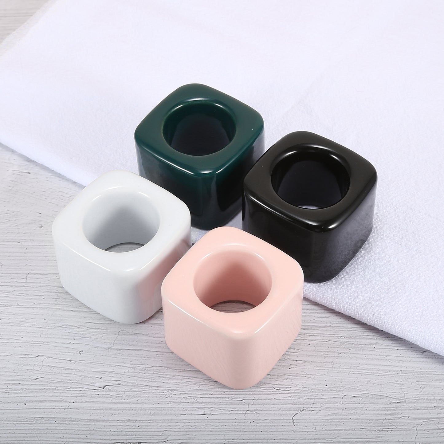 Mini portacepillos de dientes cuadrado de cerámica para baño, 5,7 x 5,7 x 4,4 cm, color blanco