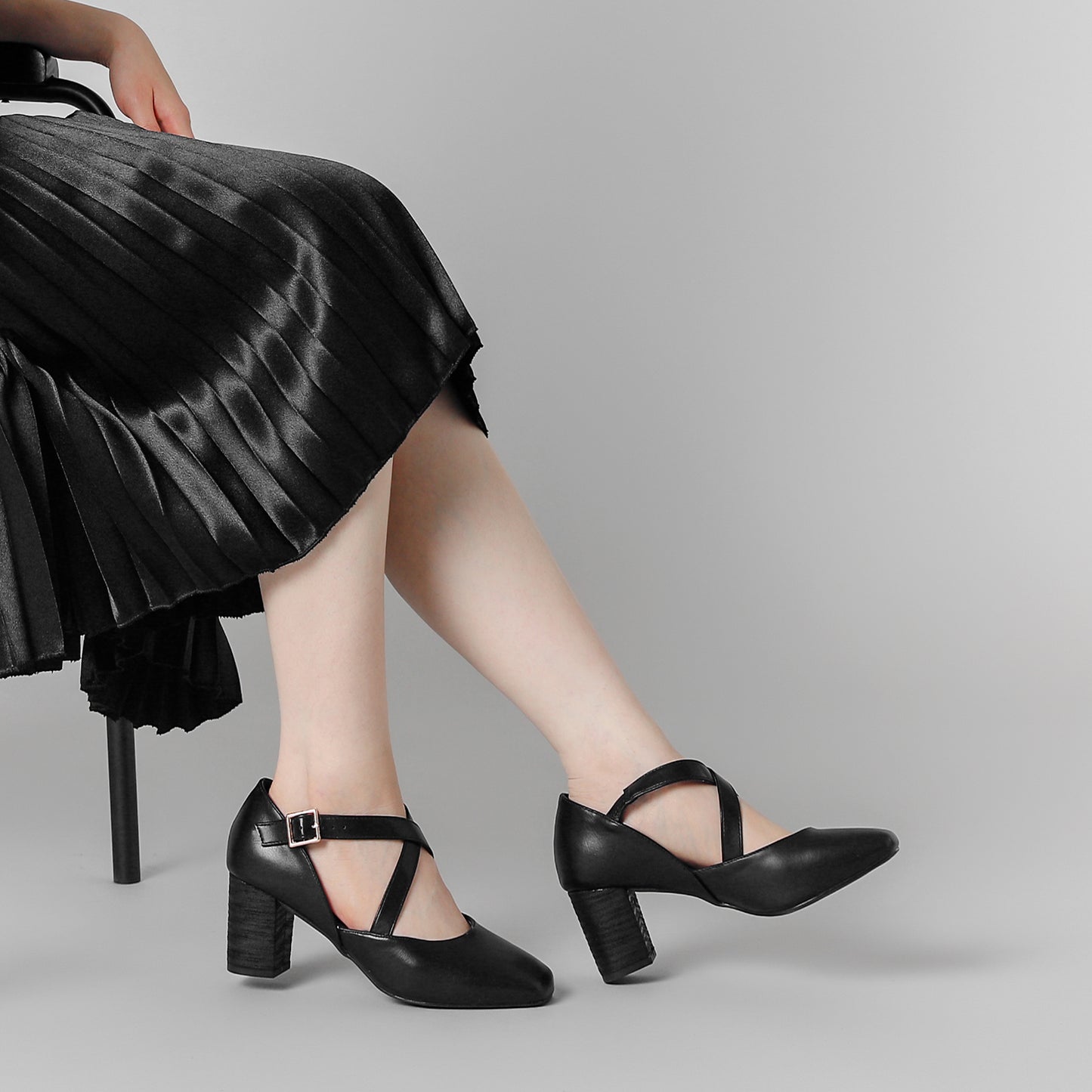 Women's Square Toe Cross Strap Mary Jane Chunky Heels Dress Pumps