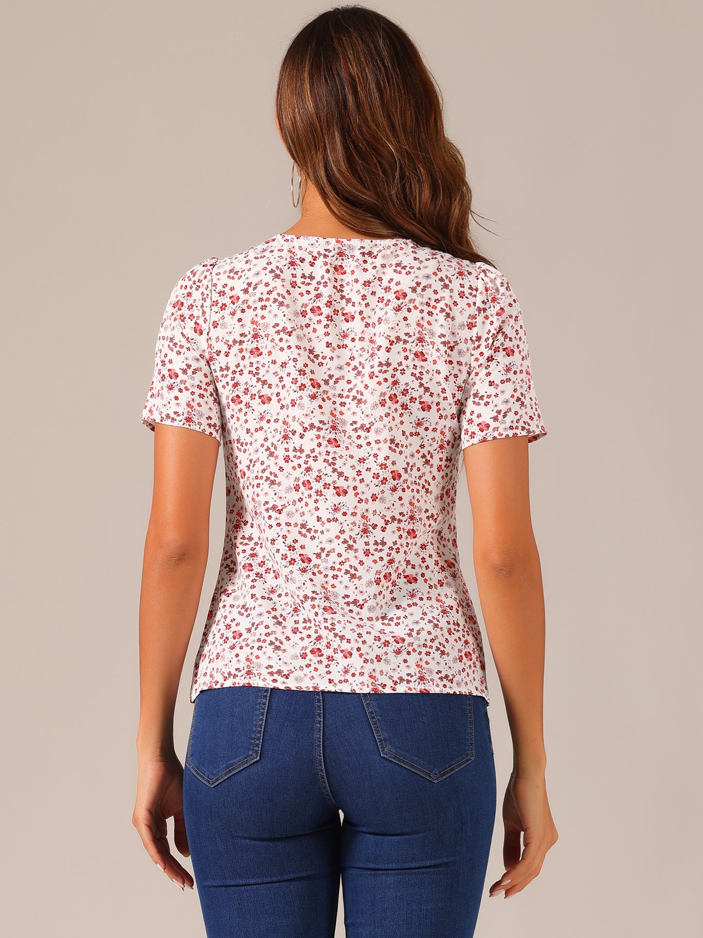 Blusa estampada de manga corta con cuello en V y pajarita para mujer