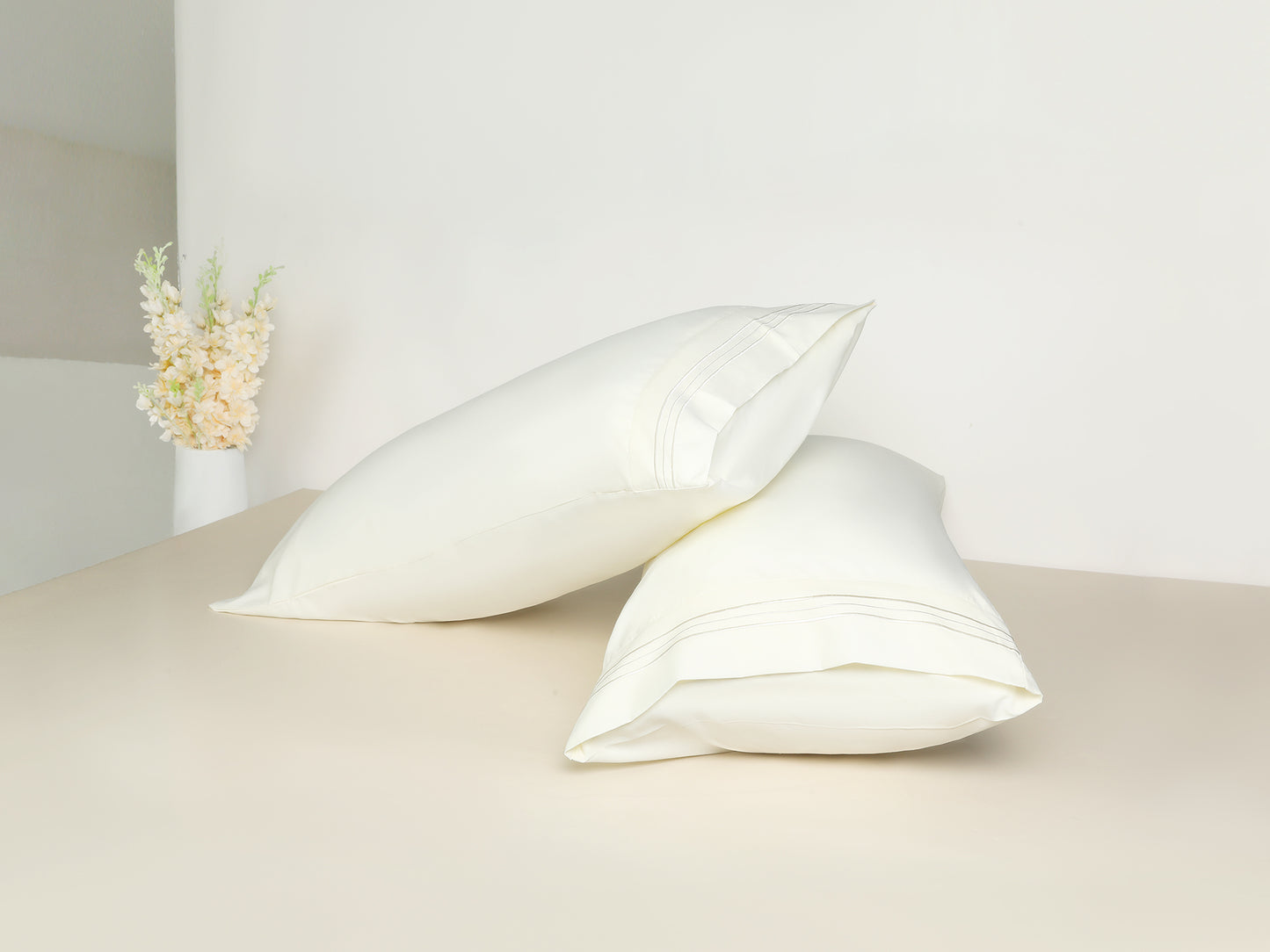 Polyester Pillow Cases Set of 2 for Hair and Skin, Cooling Pillow Covers with Envelope Closure
