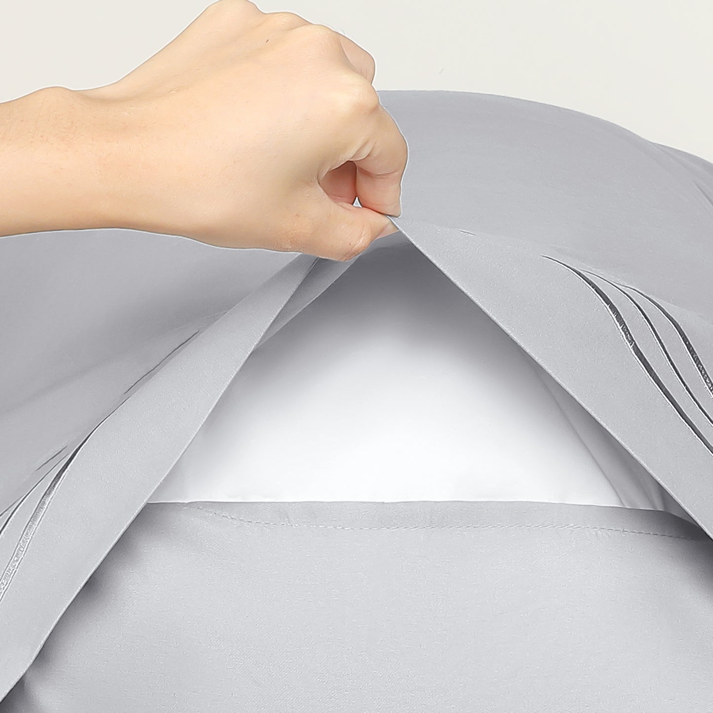 Polyester Pillow Cases Set of 2 for Hair and Skin, Cooling Pillow Covers with Envelope Closure