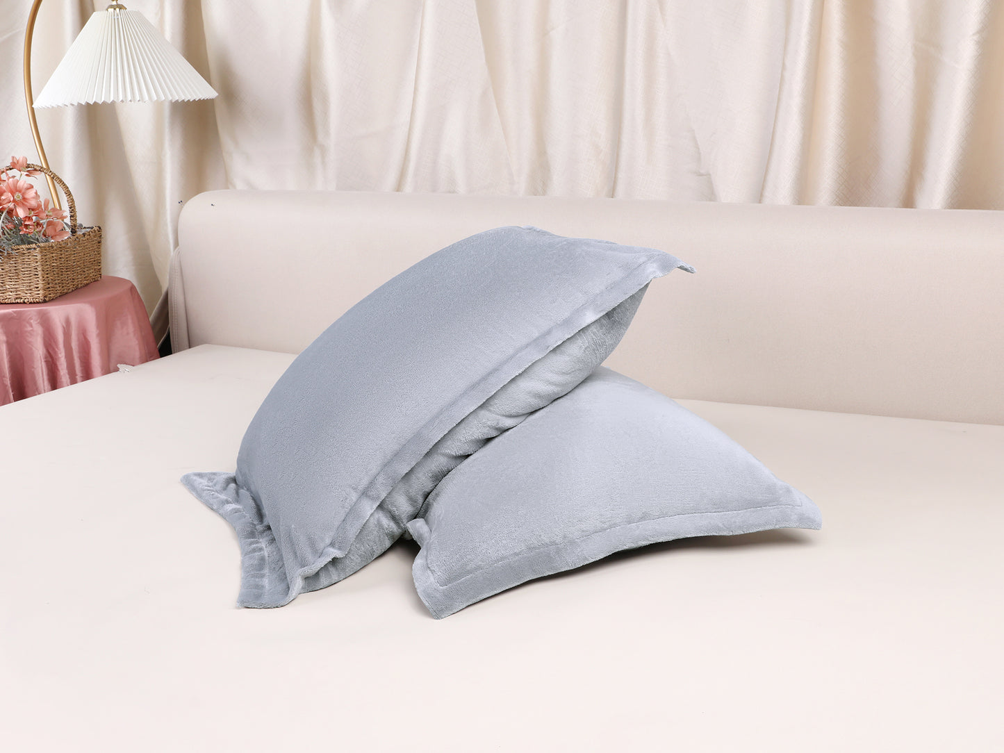 Velvet Pillow Cases Queen Size Set of 2, Pillow Covers with Zipper Closure