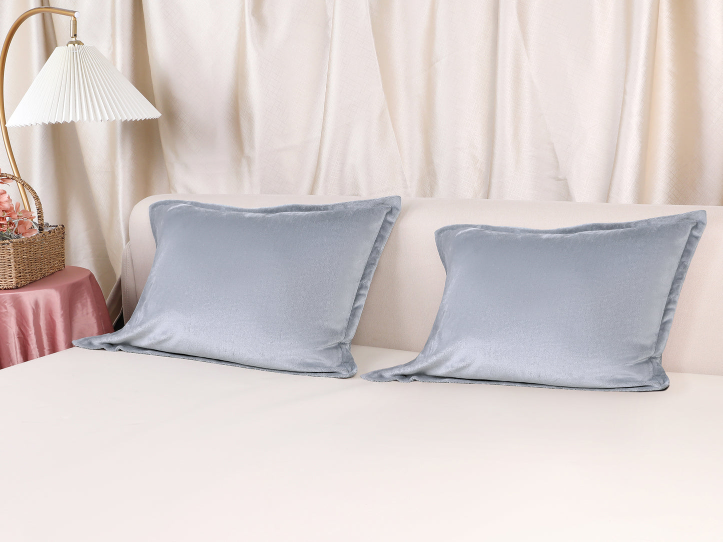 Velvet Pillow Cases Queen Size Set of 2, Pillow Covers with Zipper Closure