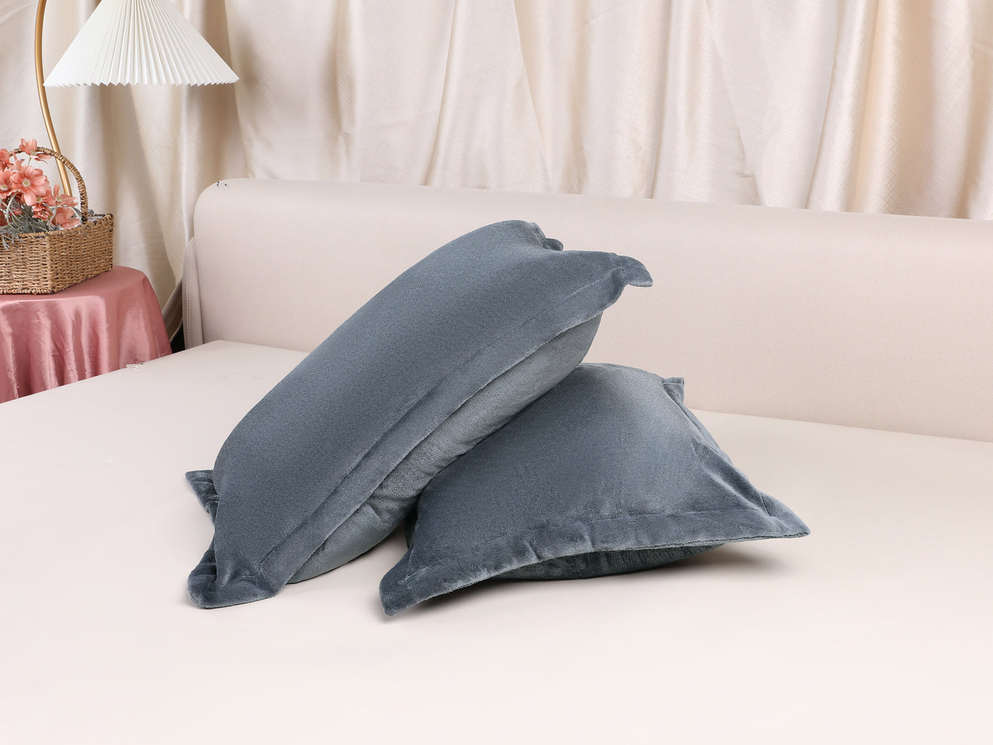 Velvet Pillow Cases Queen Size Set of 2, Pillow Covers with Zipper Closure