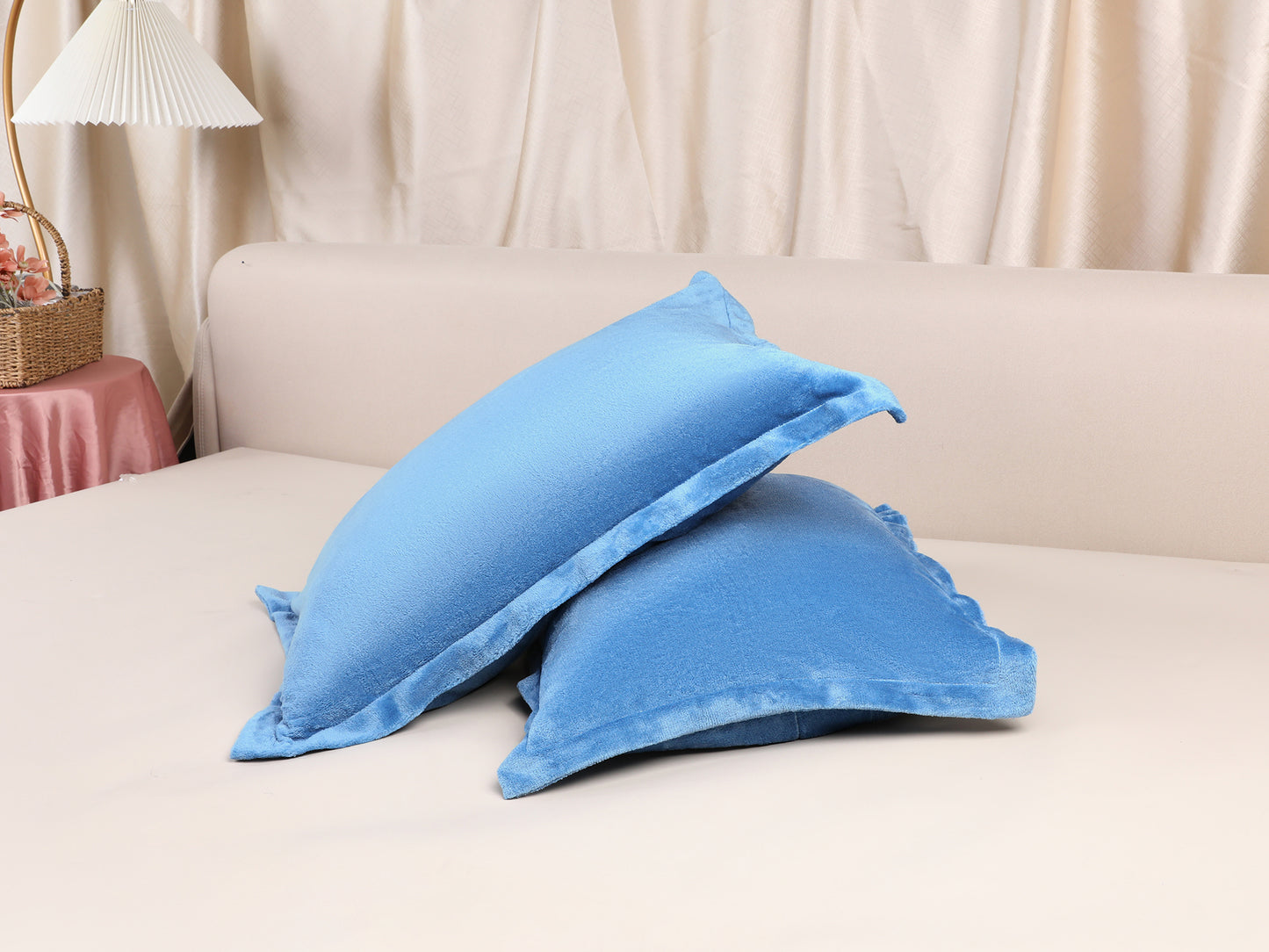 Velvet Pillow Cases Queen Size Set of 2, Pillow Covers with Zipper Closure