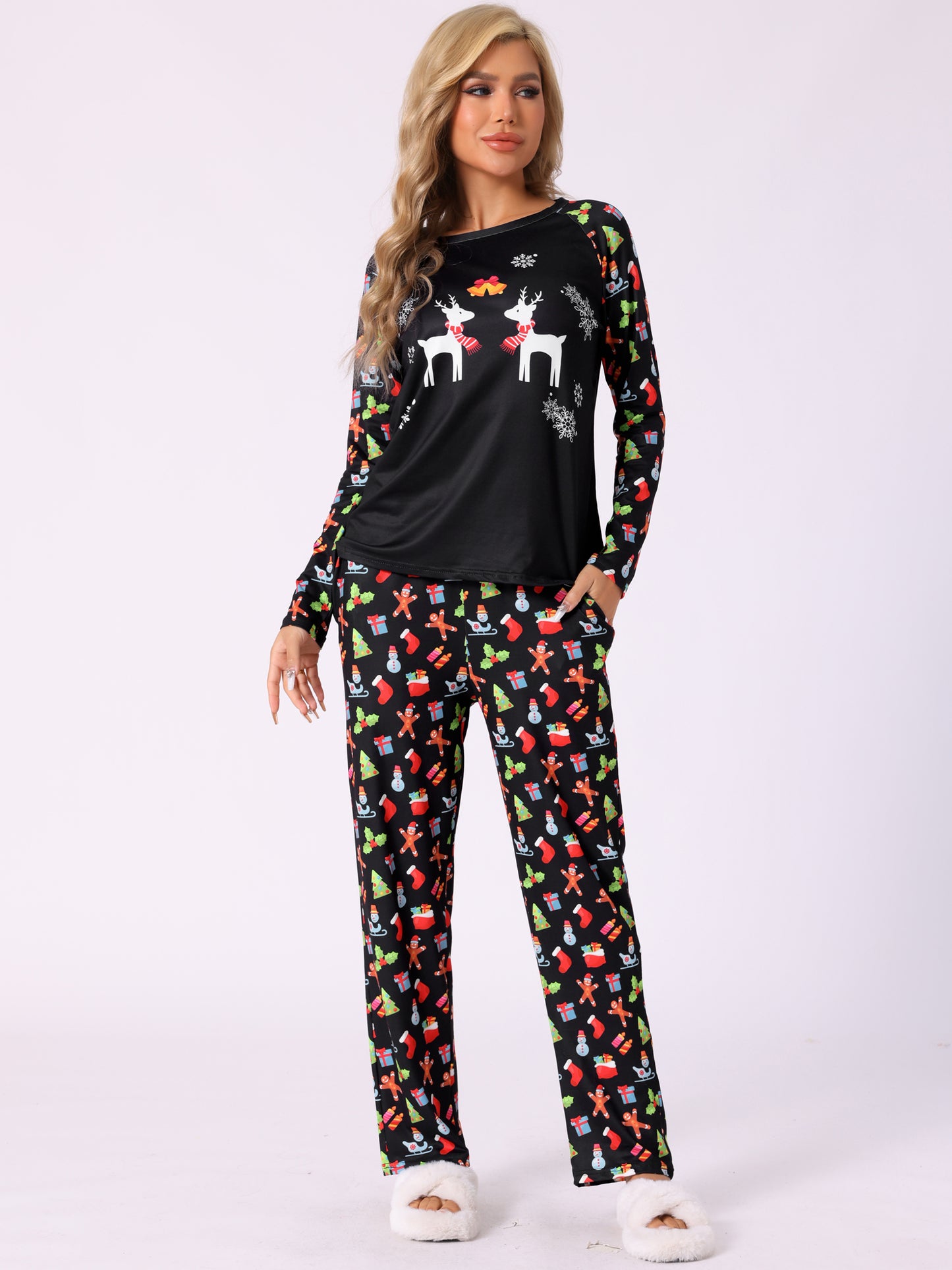 Conjunto de pijama familiar navideño para mujer, con estampado de ciervo, top negro de manga larga y pantalones con estampado bonito a juego