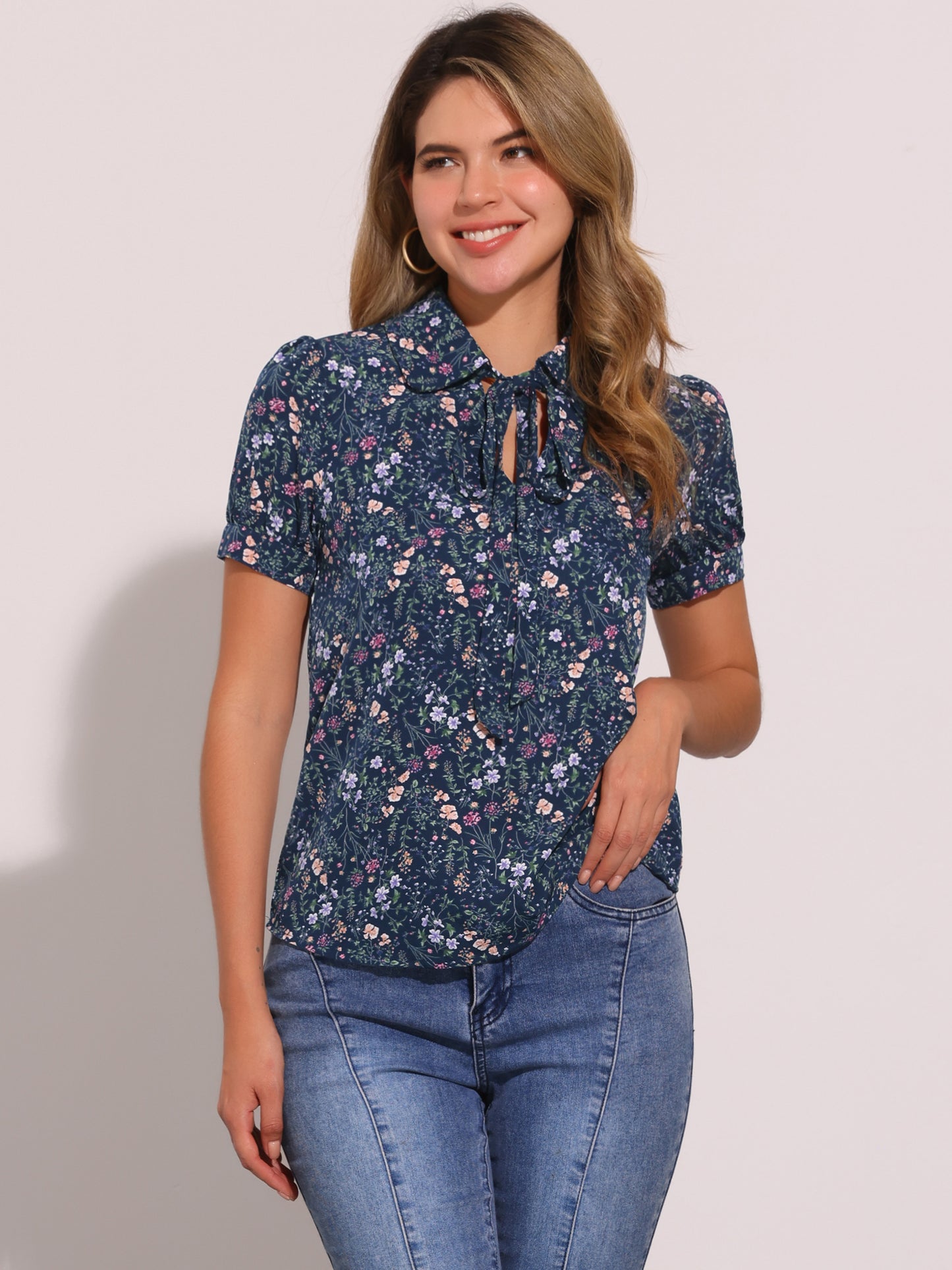 Blusa de gasa con cuello Peter Pan y pajarita estampada retro para mujer
