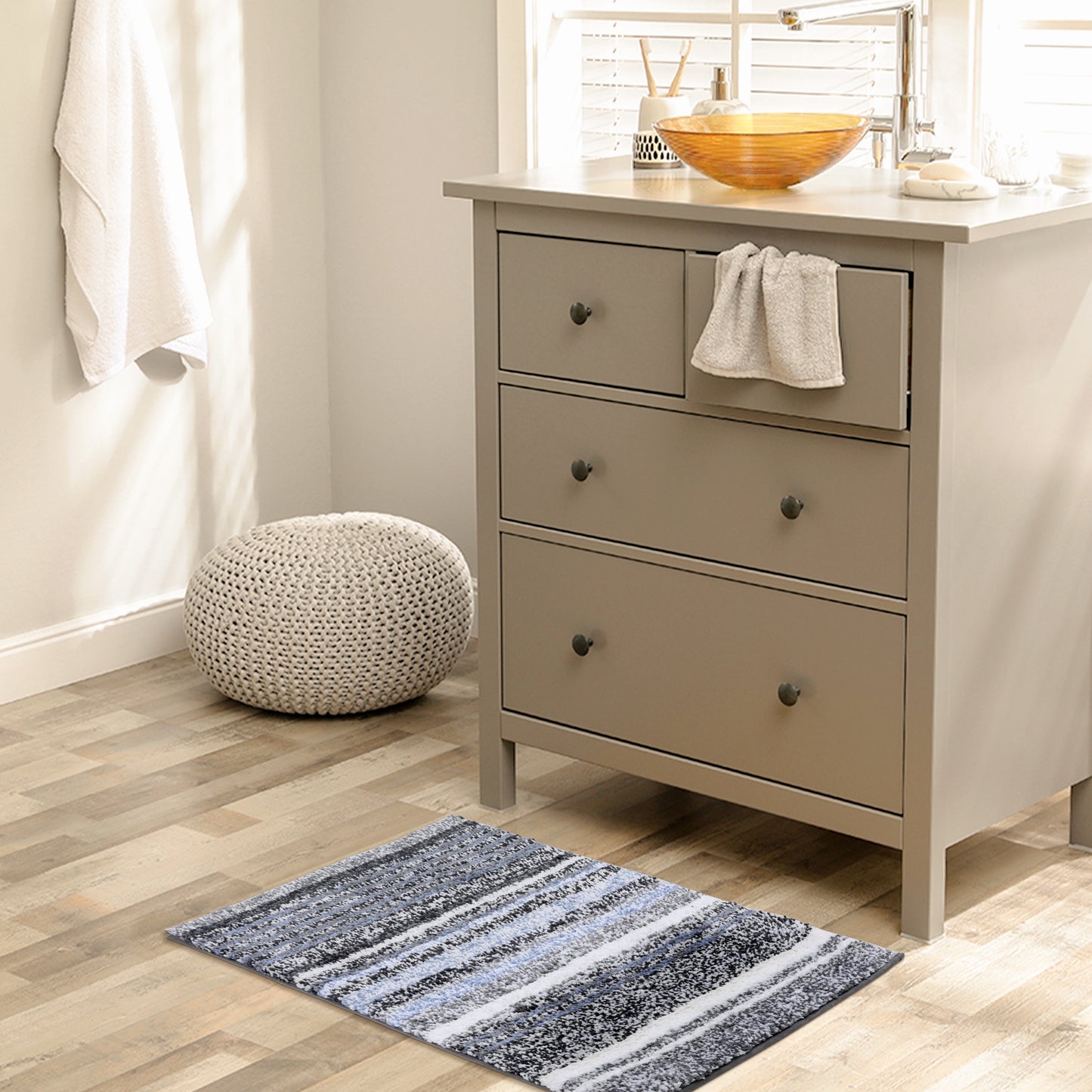 Striped Bathroom Mat Soft Absorbent Non-Slip Backing Quick Dry Machine Washable Bath Mats