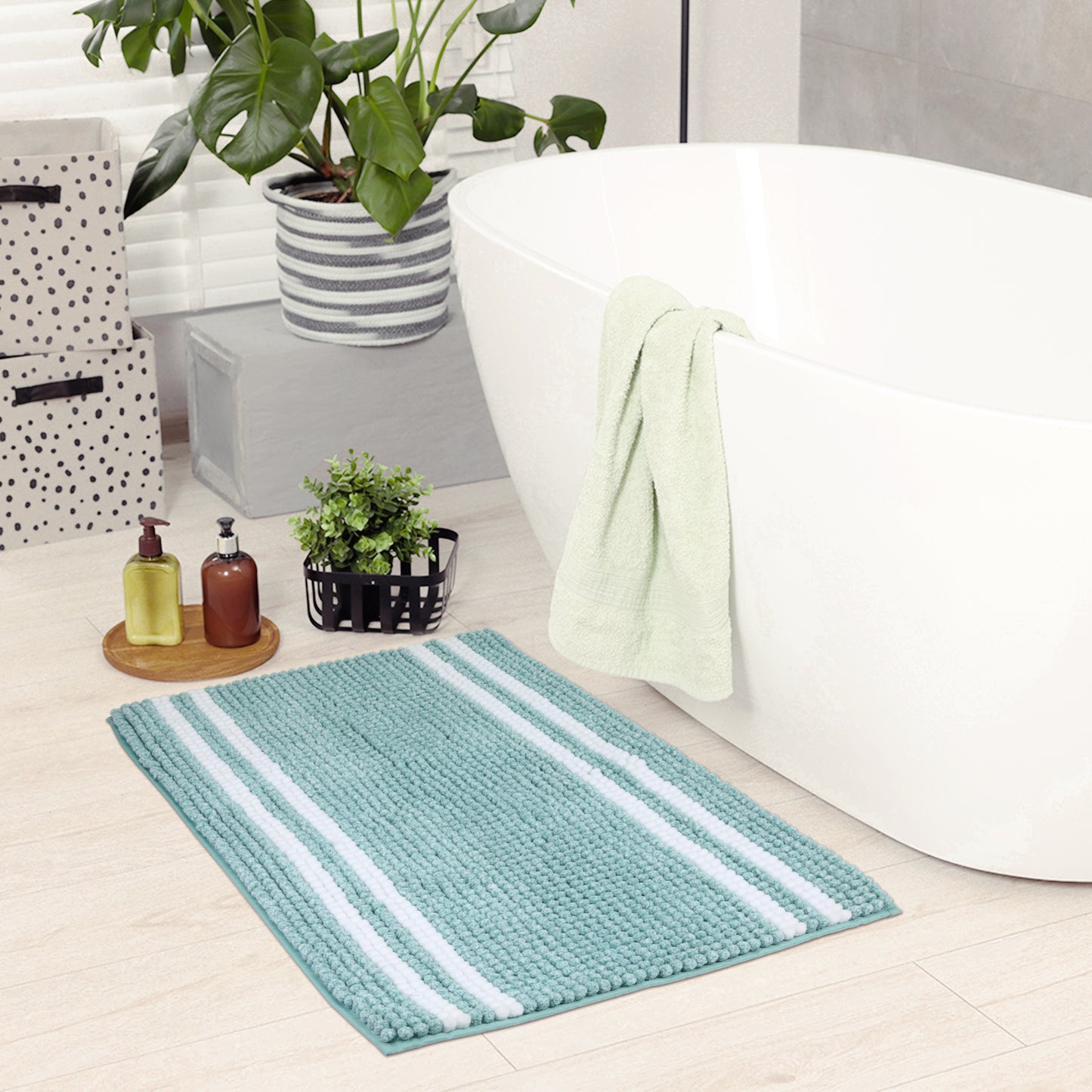 Striped Bathroom Rugs, Soft and Absorbent Fluffy Chenille Bath Rug, Non Slip Bath Mats
